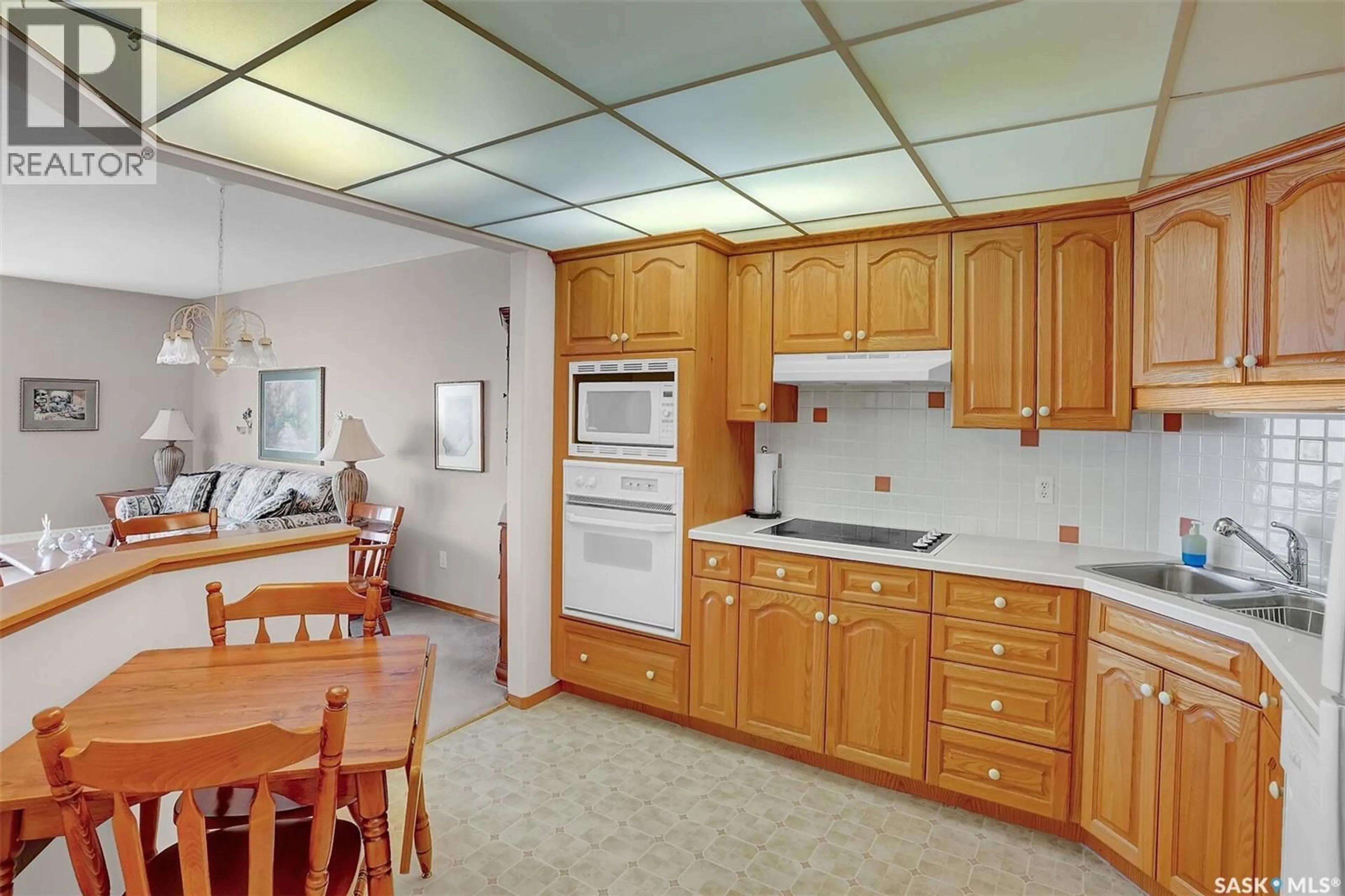 Standard kitchen, unknown for 310 2050 COLLEGE AVENUE, Regina Saskatchewan S4P4M3