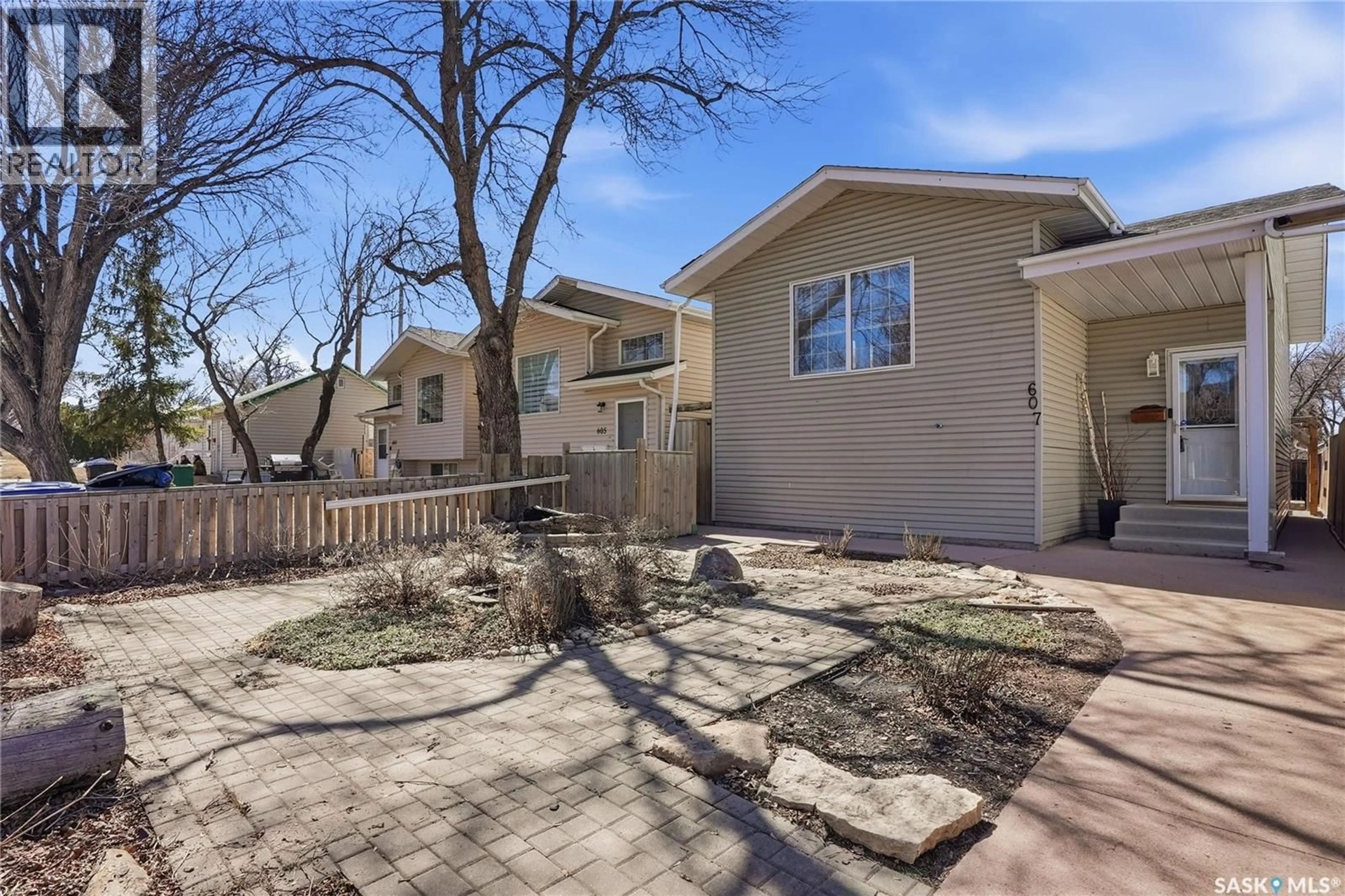 Unknown for 607 J AVENUE, Saskatoon Saskatchewan S7L2K6