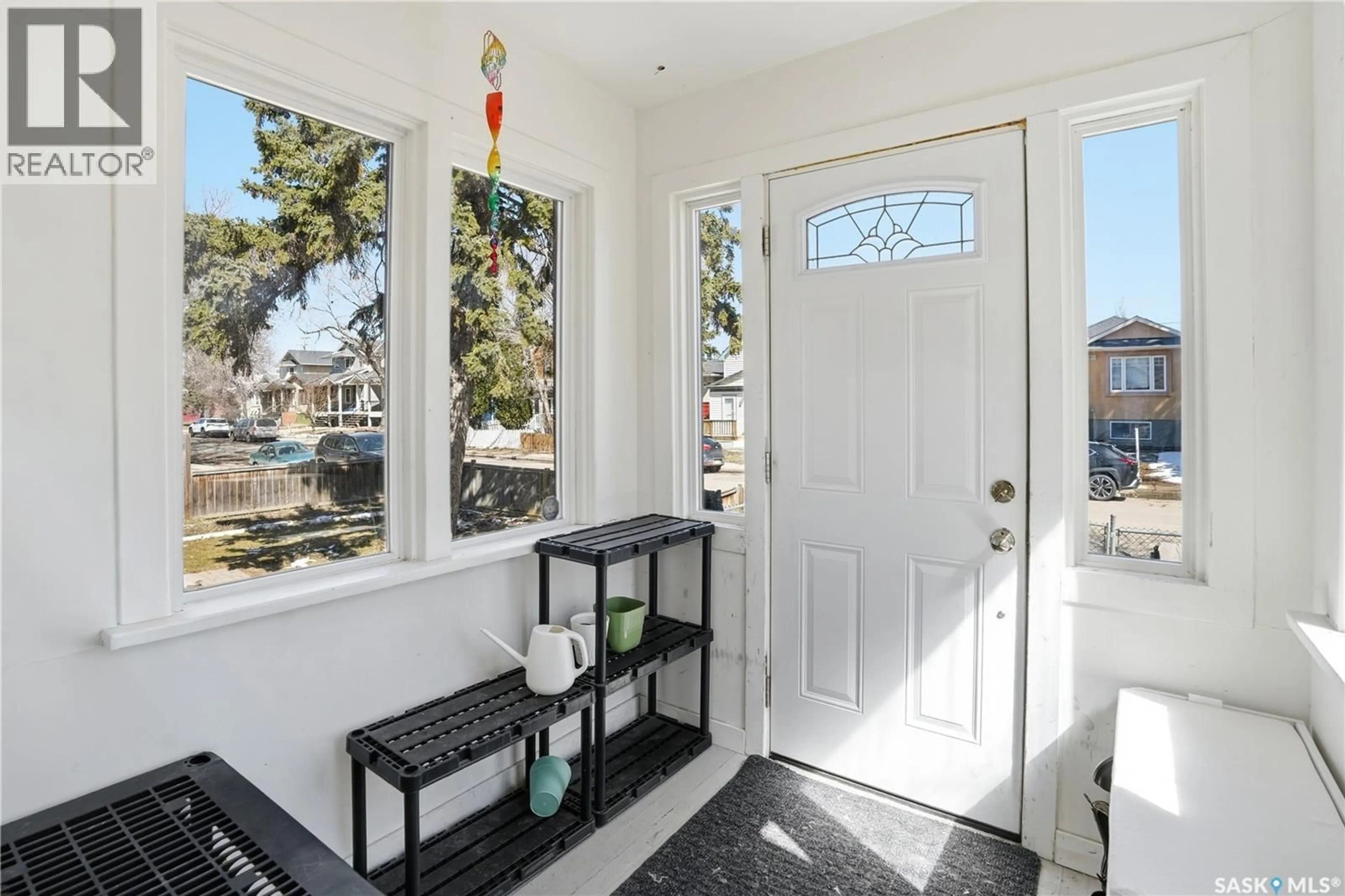 Indoor entryway for 2066 BRODER STREET, Regina Saskatchewan S4N3S2