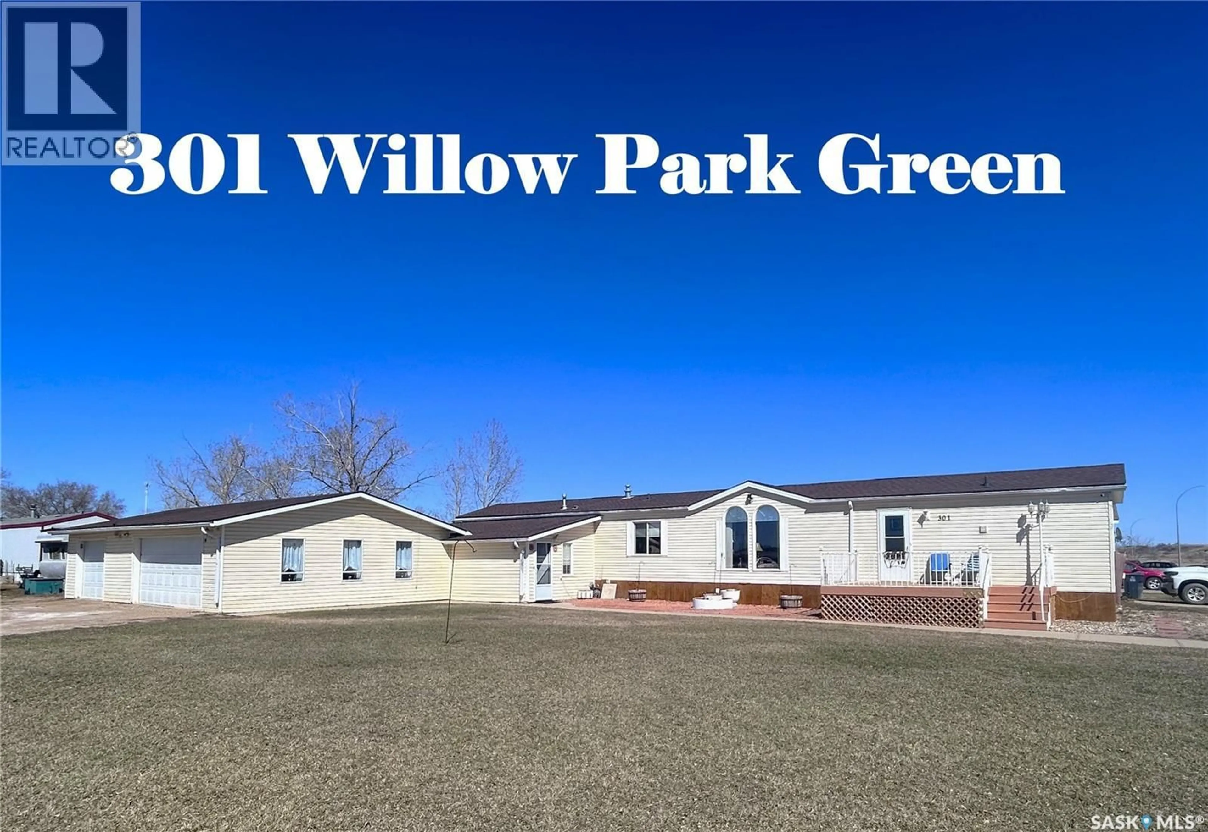 A pic from outside/outdoor area/front of a property/back of a property/a pic from drone, building for 301 WILLOW PARK GREEN, Estevan Saskatchewan S4A2R9