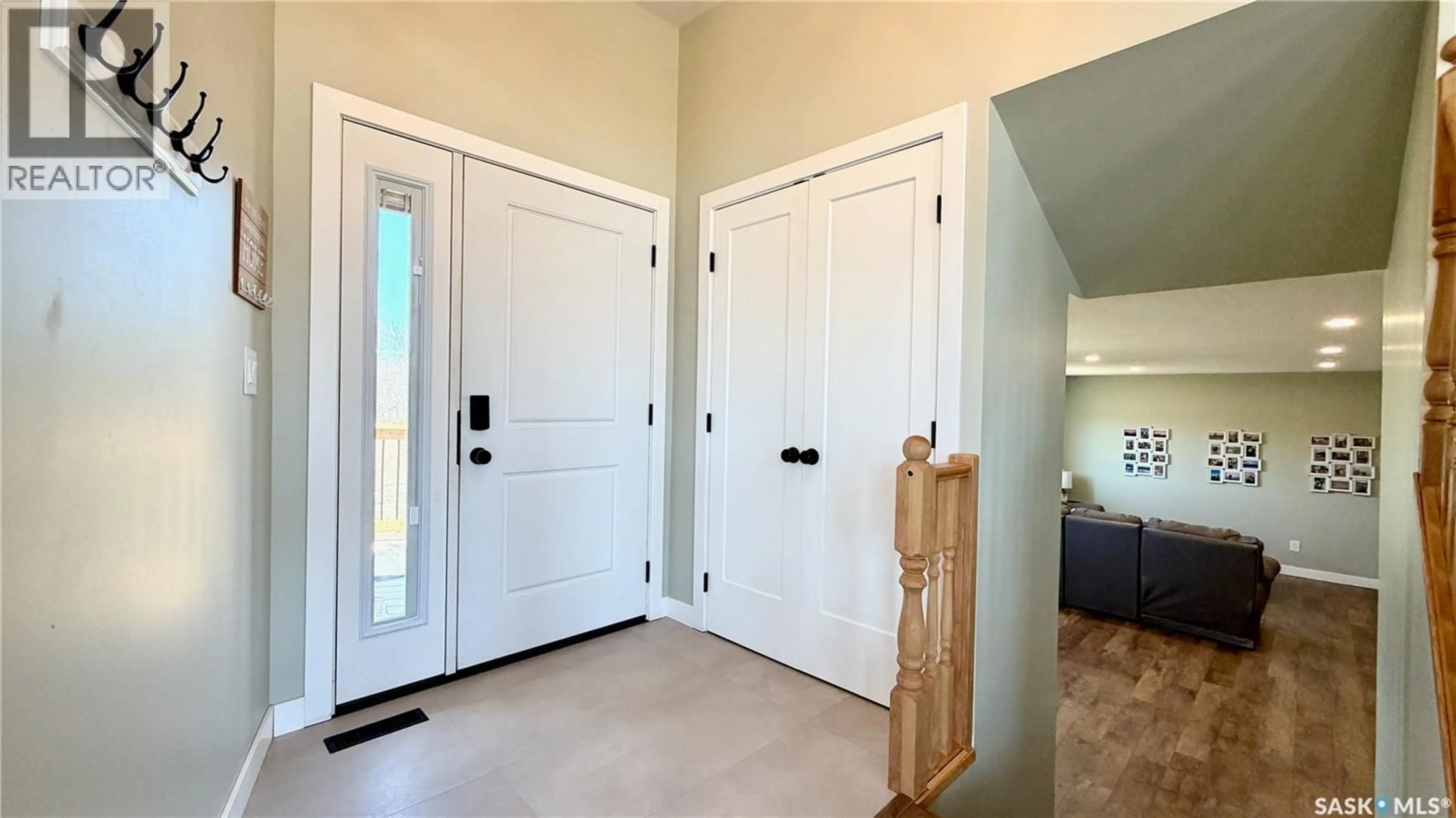 Indoor entryway for 393 PRYOR ROAD, Dundurn Rm No. 314 Saskatchewan S7K3J8