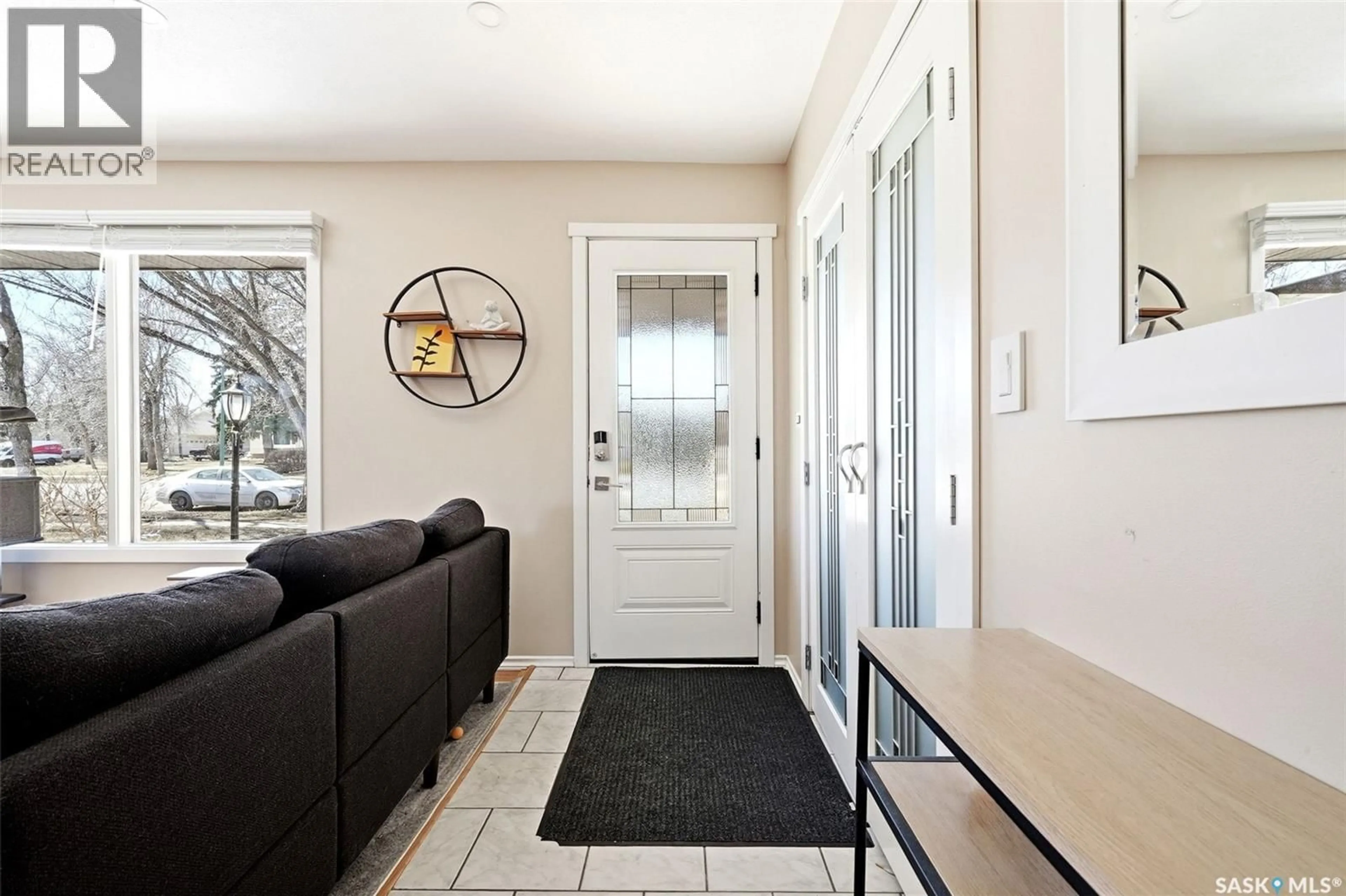 Indoor entryway for 3013 GRANT ROAD, Regina Saskatchewan S4S5G6