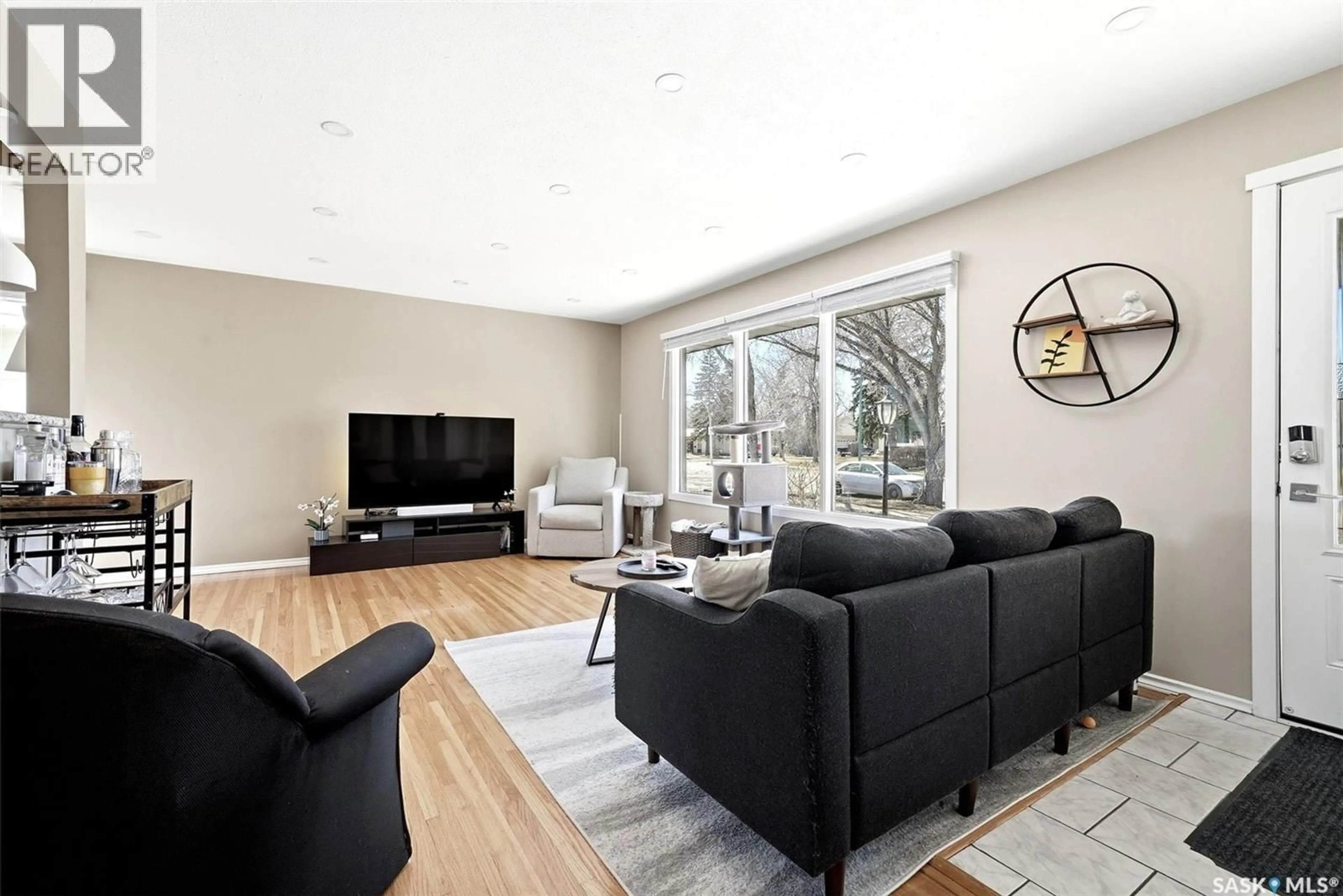 Living room with furniture, unknown for 3013 GRANT ROAD, Regina Saskatchewan S4S5G6