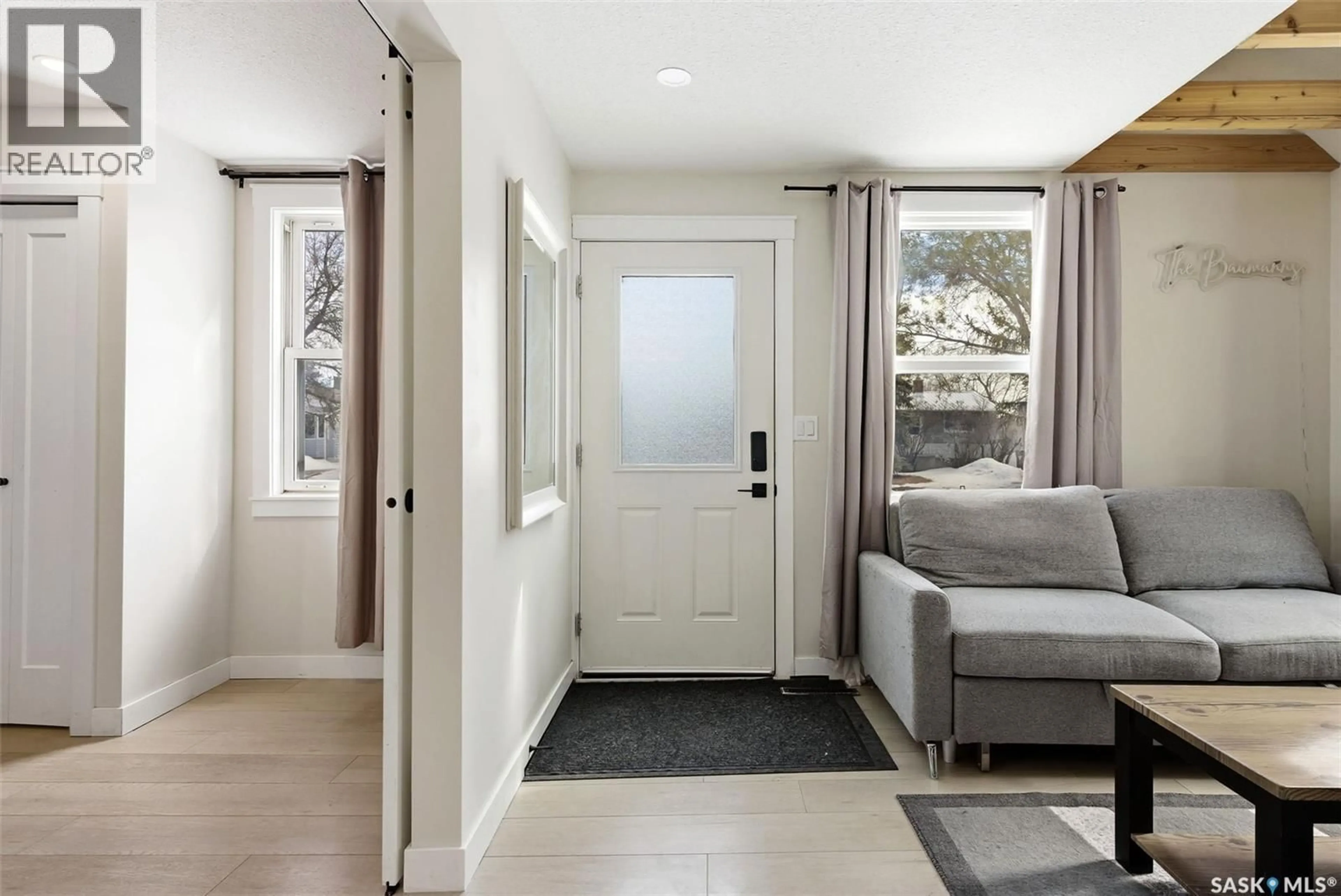 Indoor entryway for 358 ST JOHN STREET, Regina Saskatchewan S4R1R2