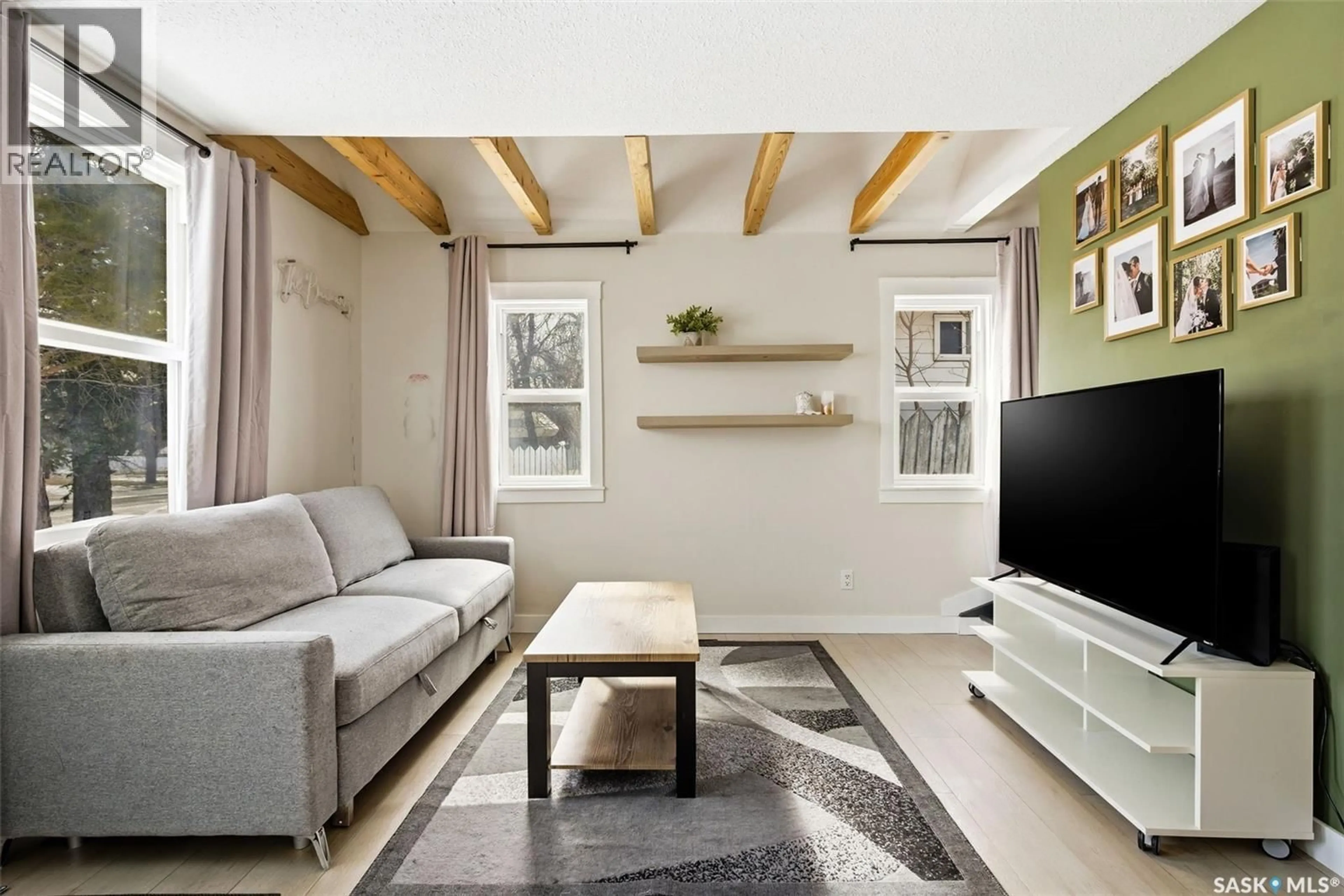 Living room with furniture, unknown for 358 ST JOHN STREET, Regina Saskatchewan S4R1R2