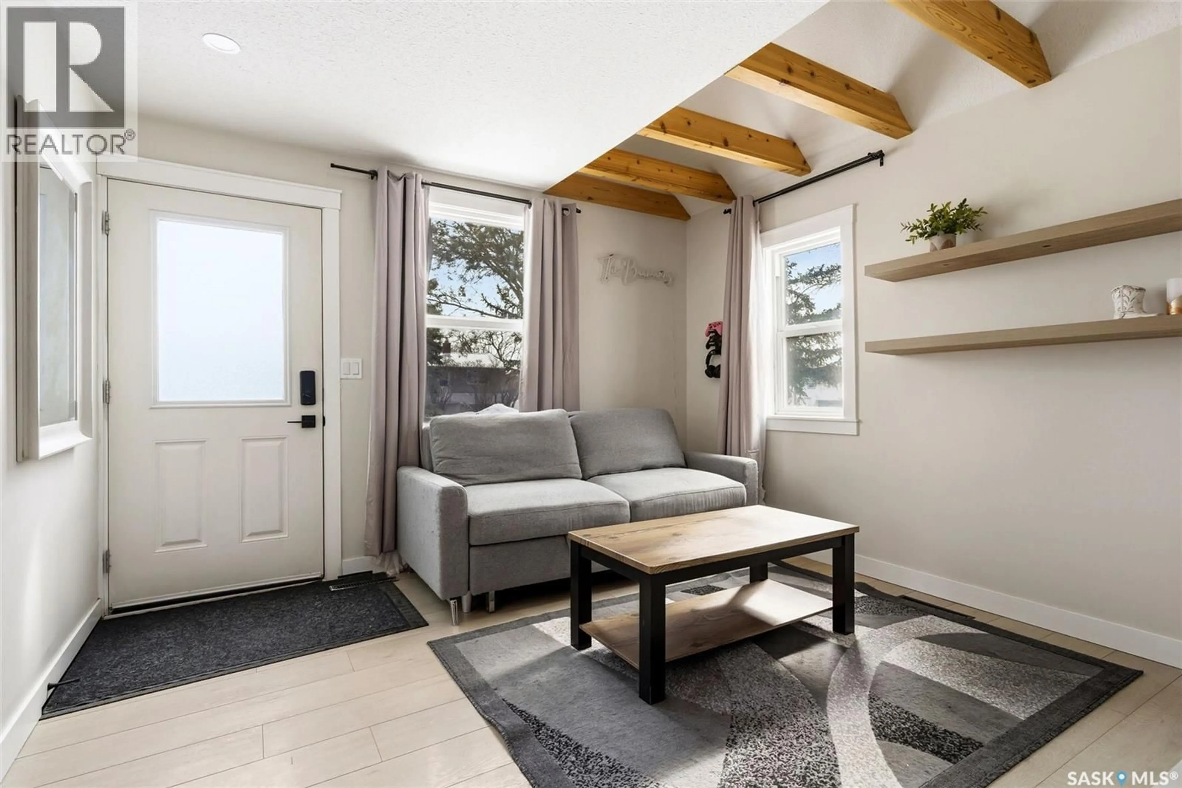 Indoor entryway for 358 ST JOHN STREET, Regina Saskatchewan S4R1R2