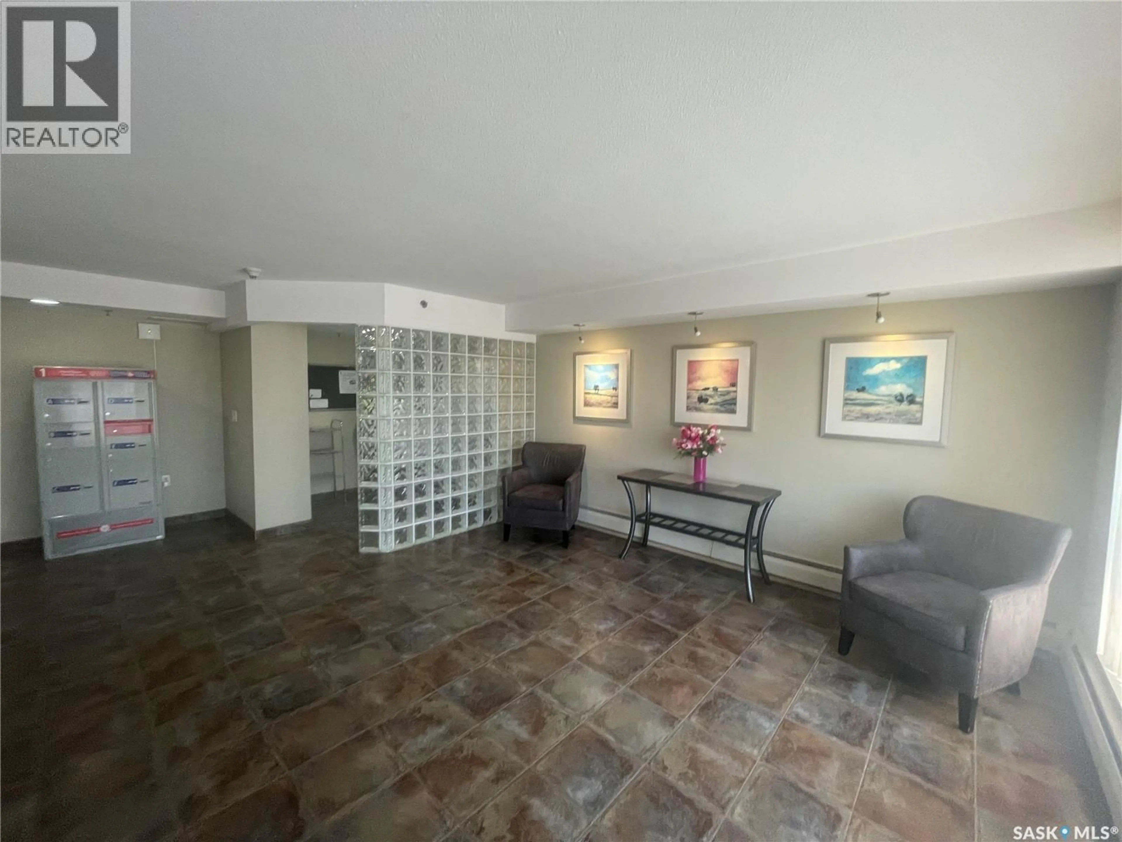 Unknown for 604 - 2221 ADELAIDE STREET, Saskatoon Saskatchewan S7J5L9