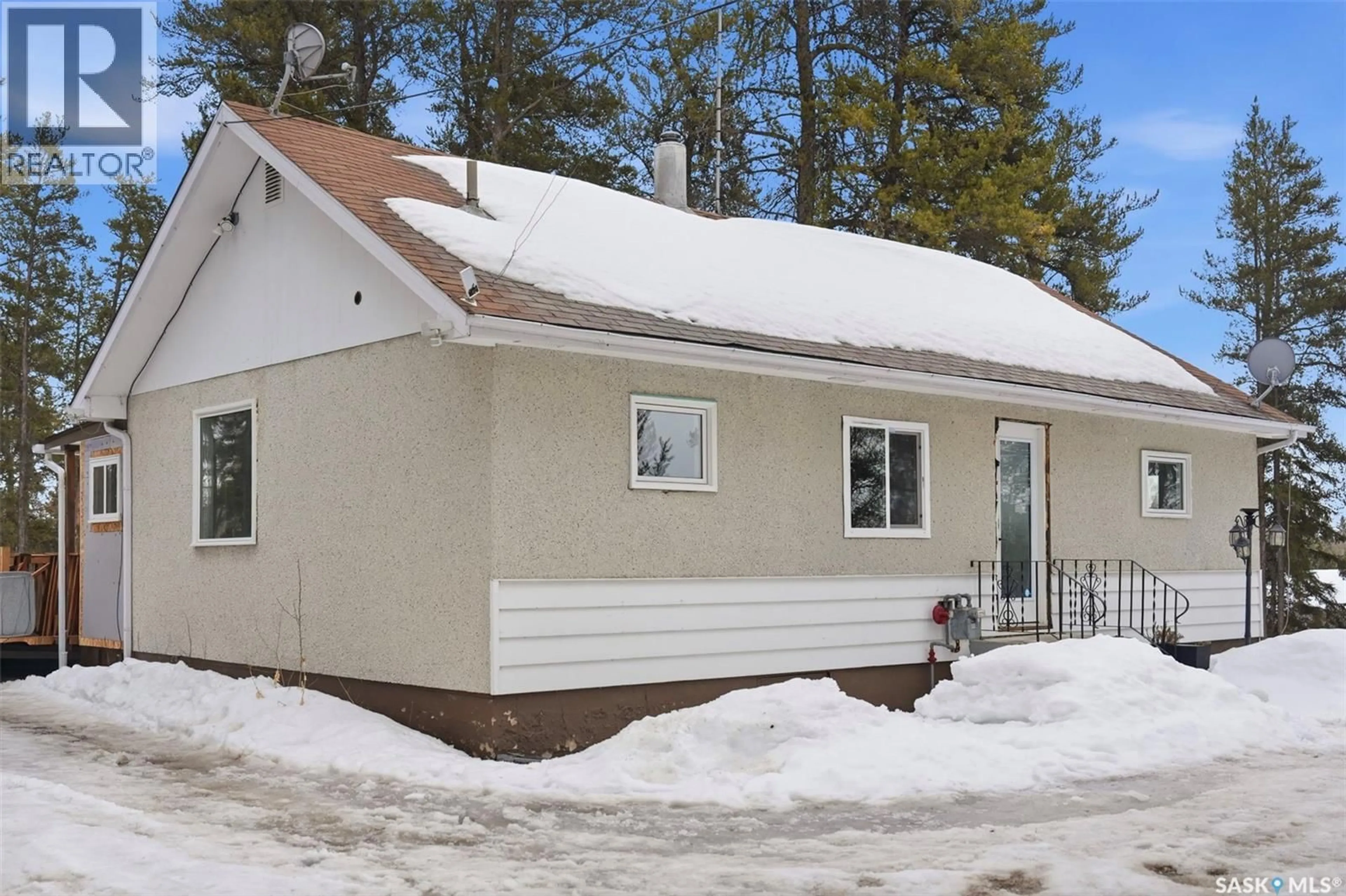 Home with vinyl exterior material, street for 266 19TH AVENUE, Buckland Rm No. 491 Saskatchewan S6V5R3