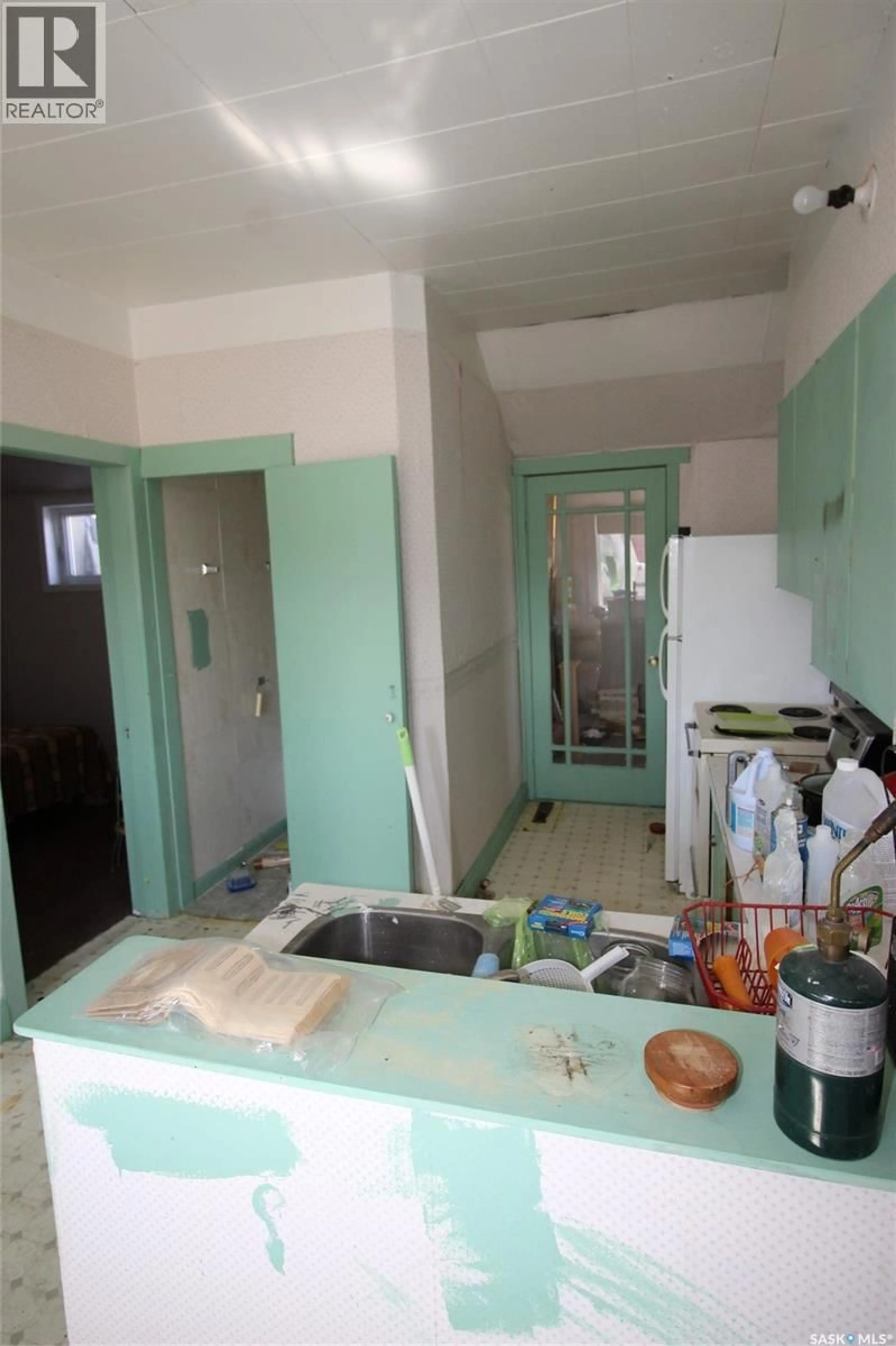 Standard kitchen, unknown for 0 RAILWAY STREET, Eastend Saskatchewan S0N0T0