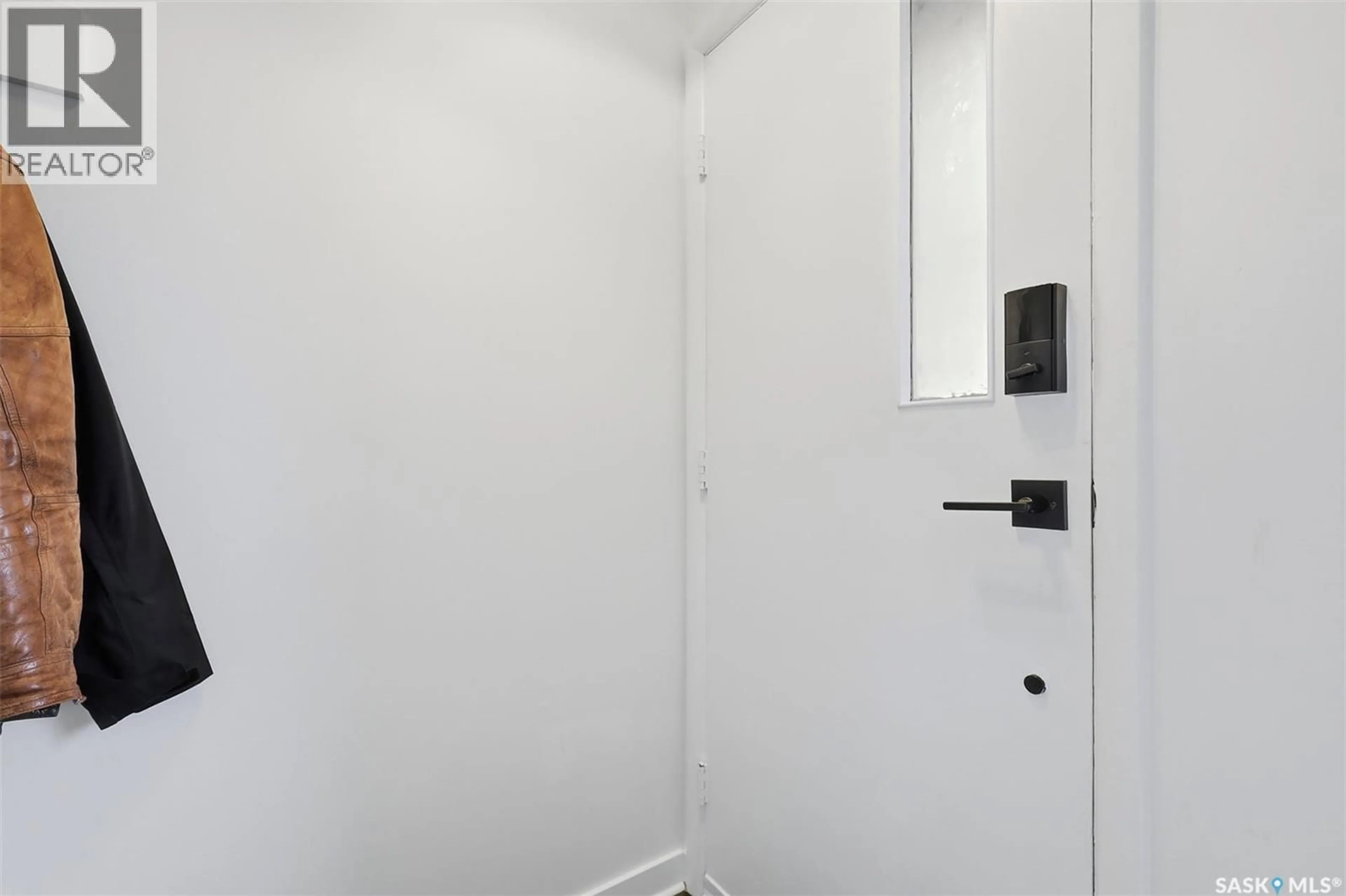 Unknown for 305 MONTREAL AVENUE, Saskatoon Saskatchewan S7L3N7