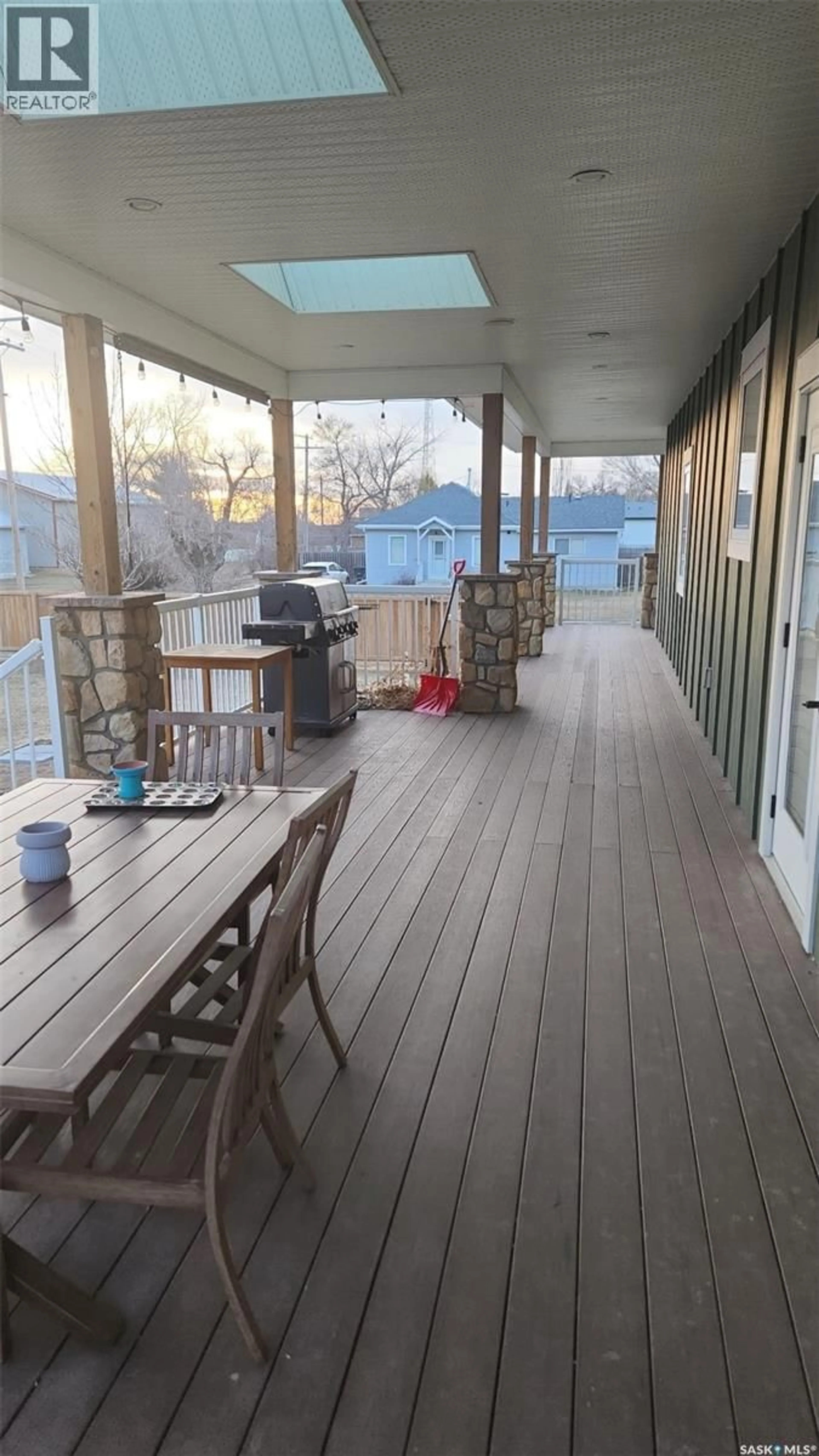 Patio, water/lake/river/ocean view for 105 FRANCIS STREET, Francis Saskatchewan S0G1V0