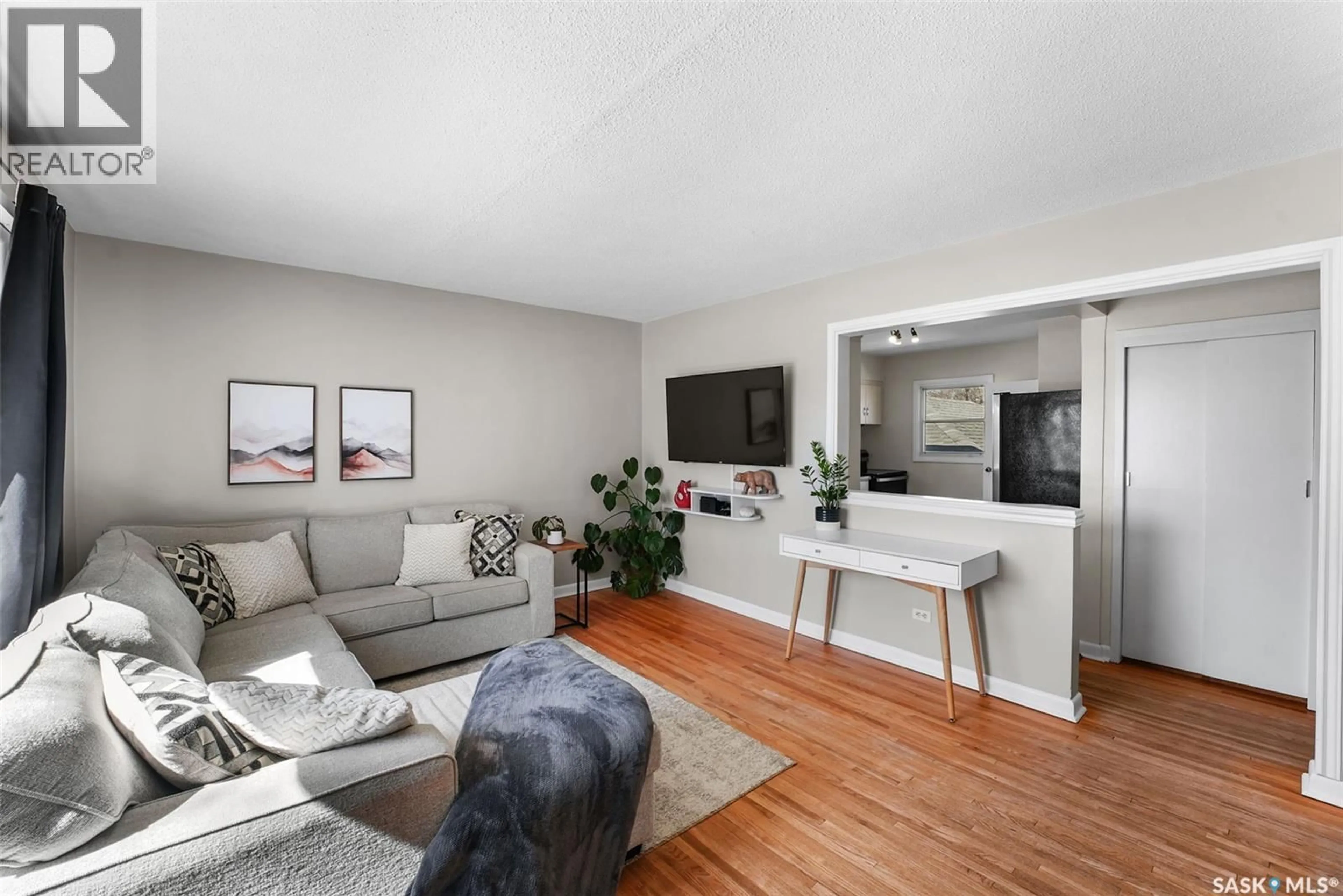 Living room with furniture, unknown for 716 18TH AVENUE, Regina Saskatchewan S4N1E7