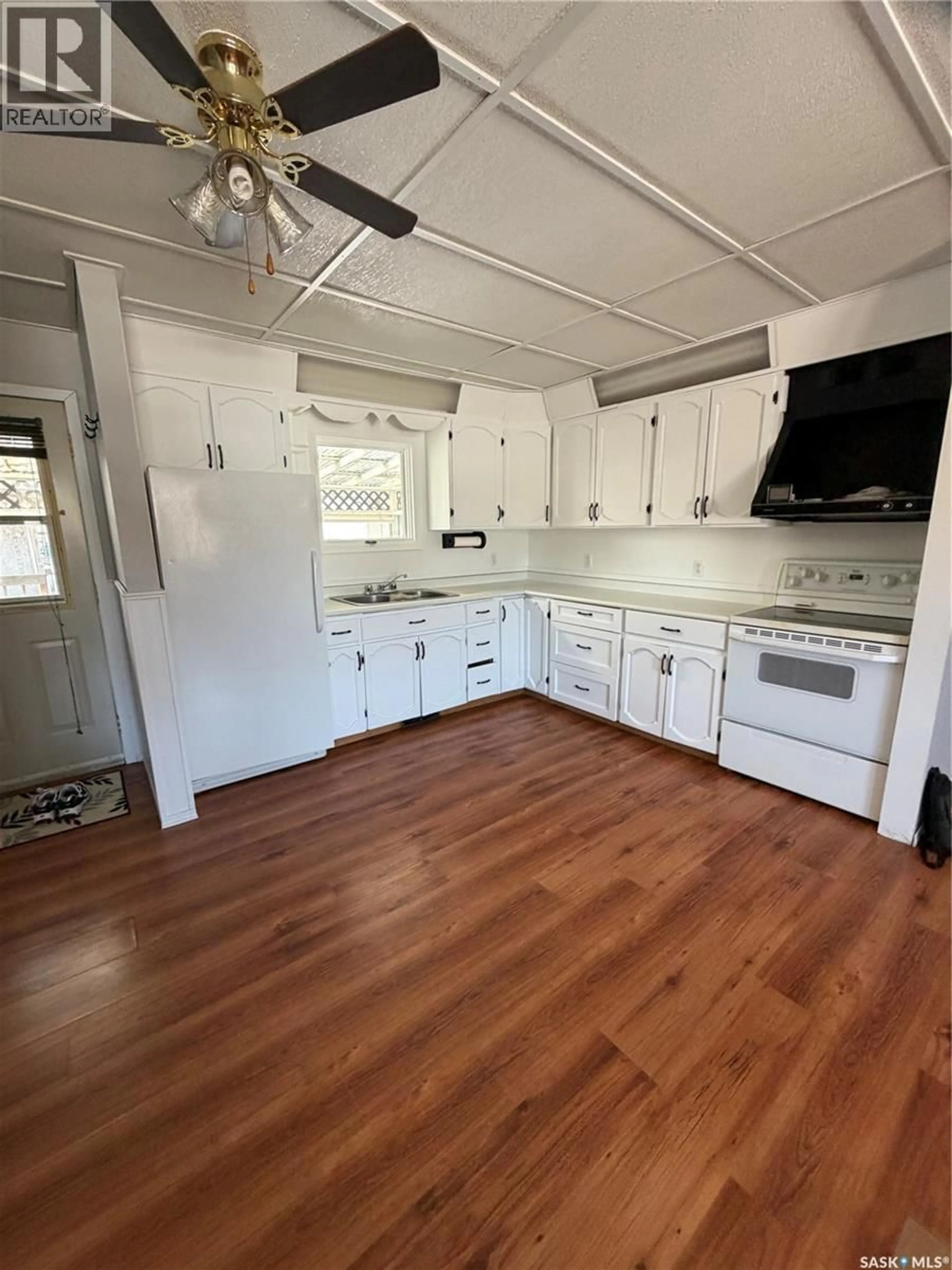 Standard kitchen, unknown for 715 DONALD STREET, Hudson Bay Saskatchewan S0E0Y0