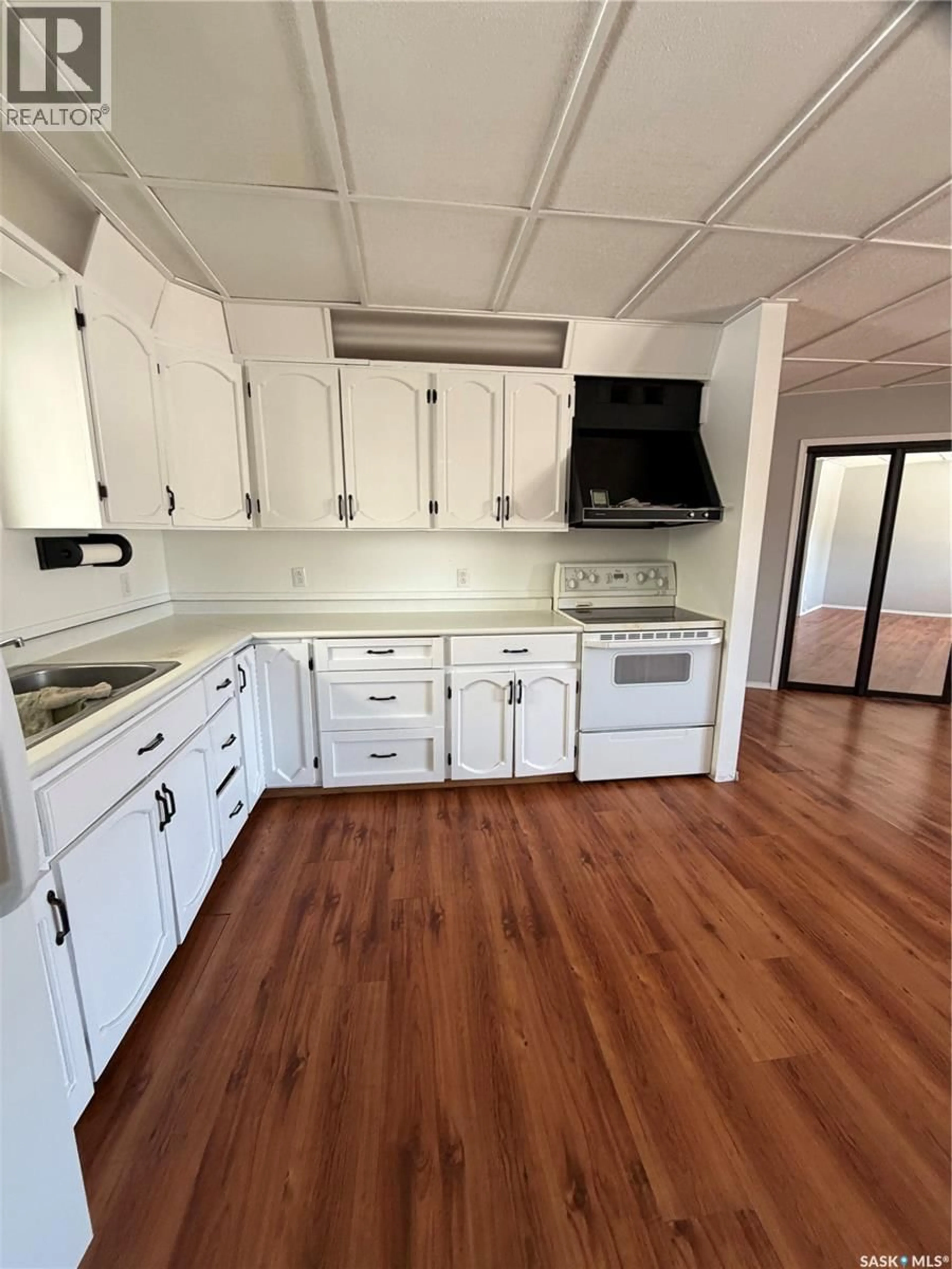 Standard kitchen, unknown for 715 DONALD STREET, Hudson Bay Saskatchewan S0E0Y0