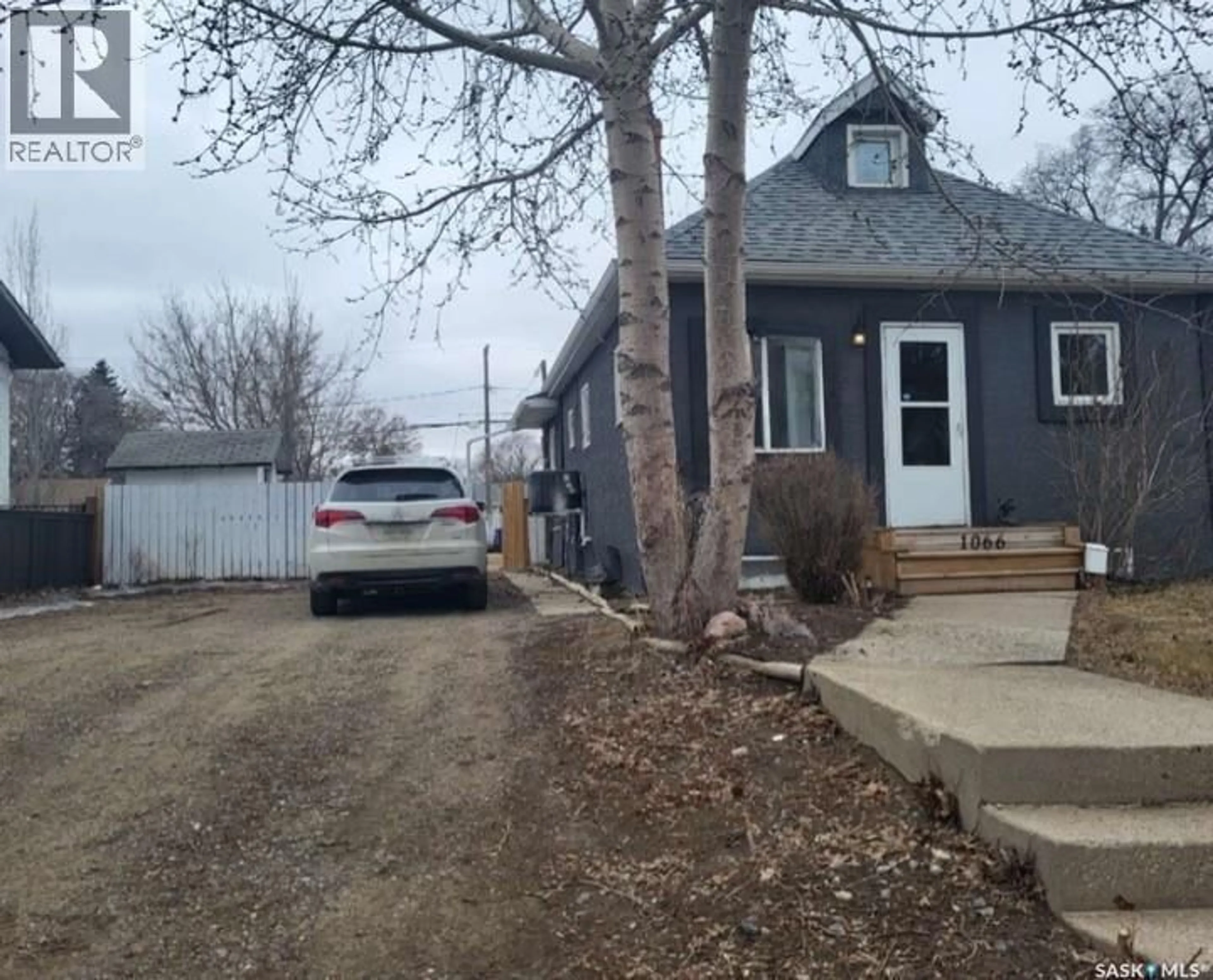 Unknown for 1066 5TH AVENUE, Moose Jaw Saskatchewan S6H1K8