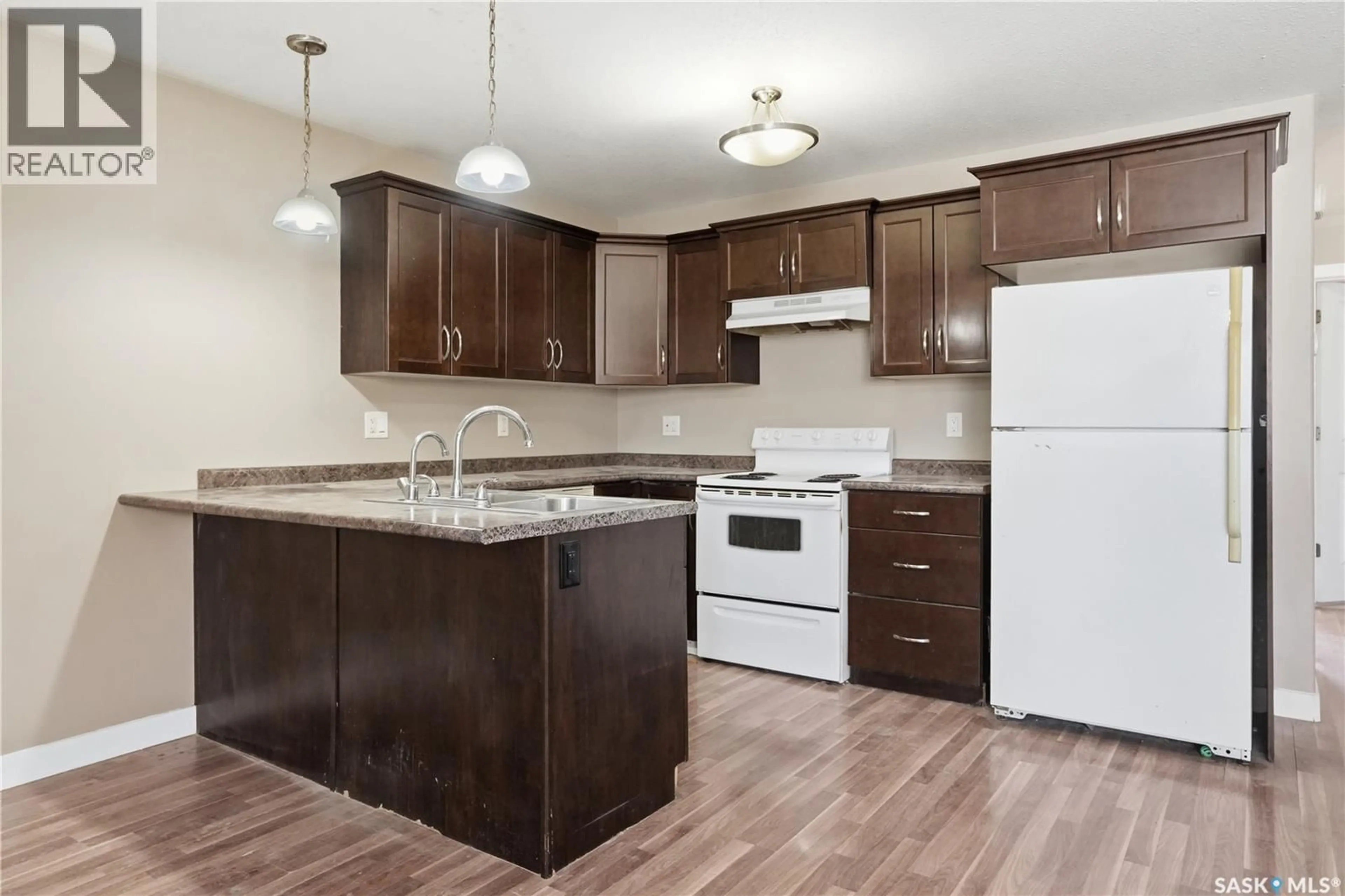 Standard kitchen, wood/laminate floor for 1152 CAMERON STREET, Regina Saskatchewan S4T2S8