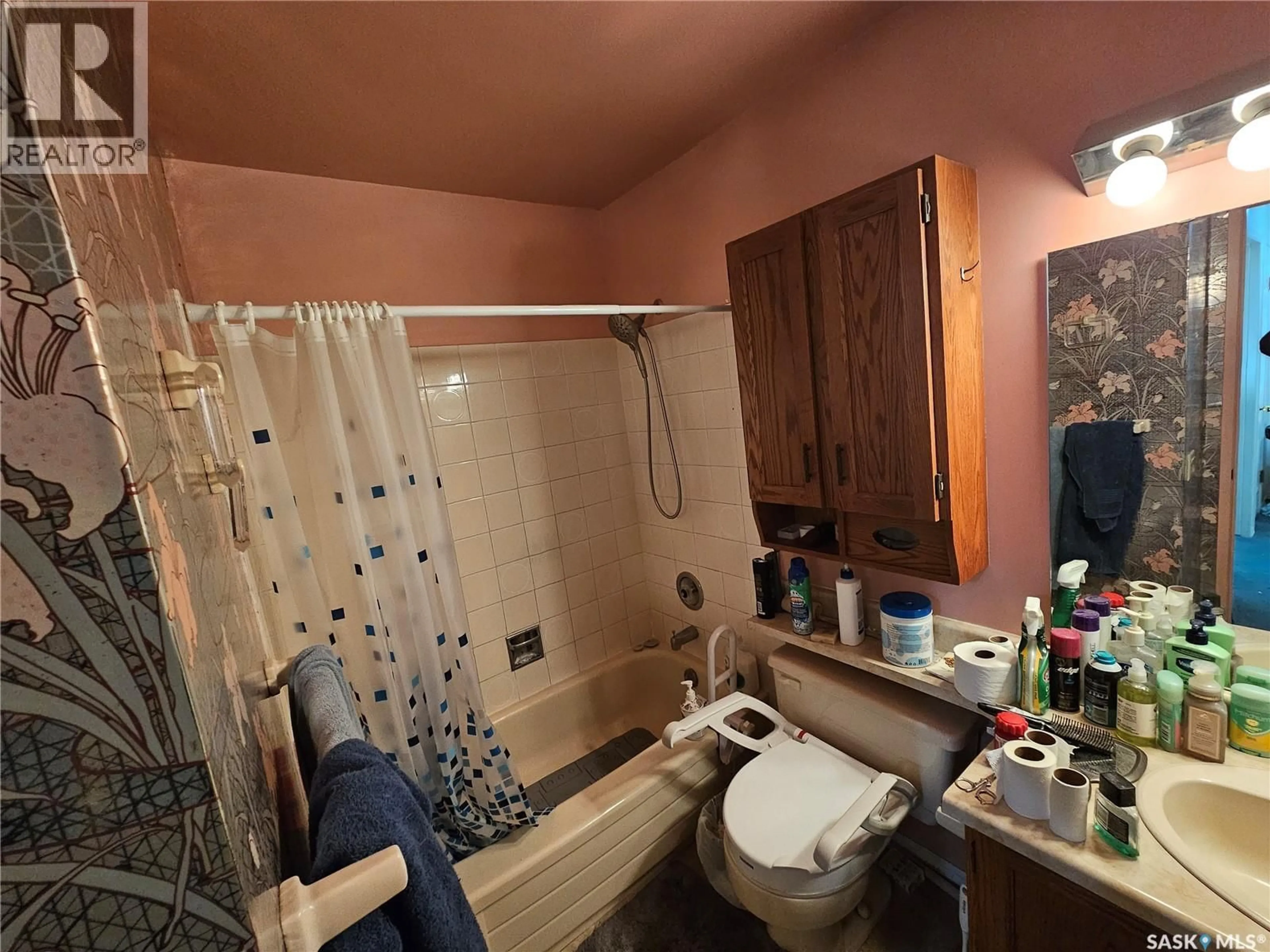 A pic of a room for 5003 NEWPORT ROAD, Regina Saskatchewan S4S7A5