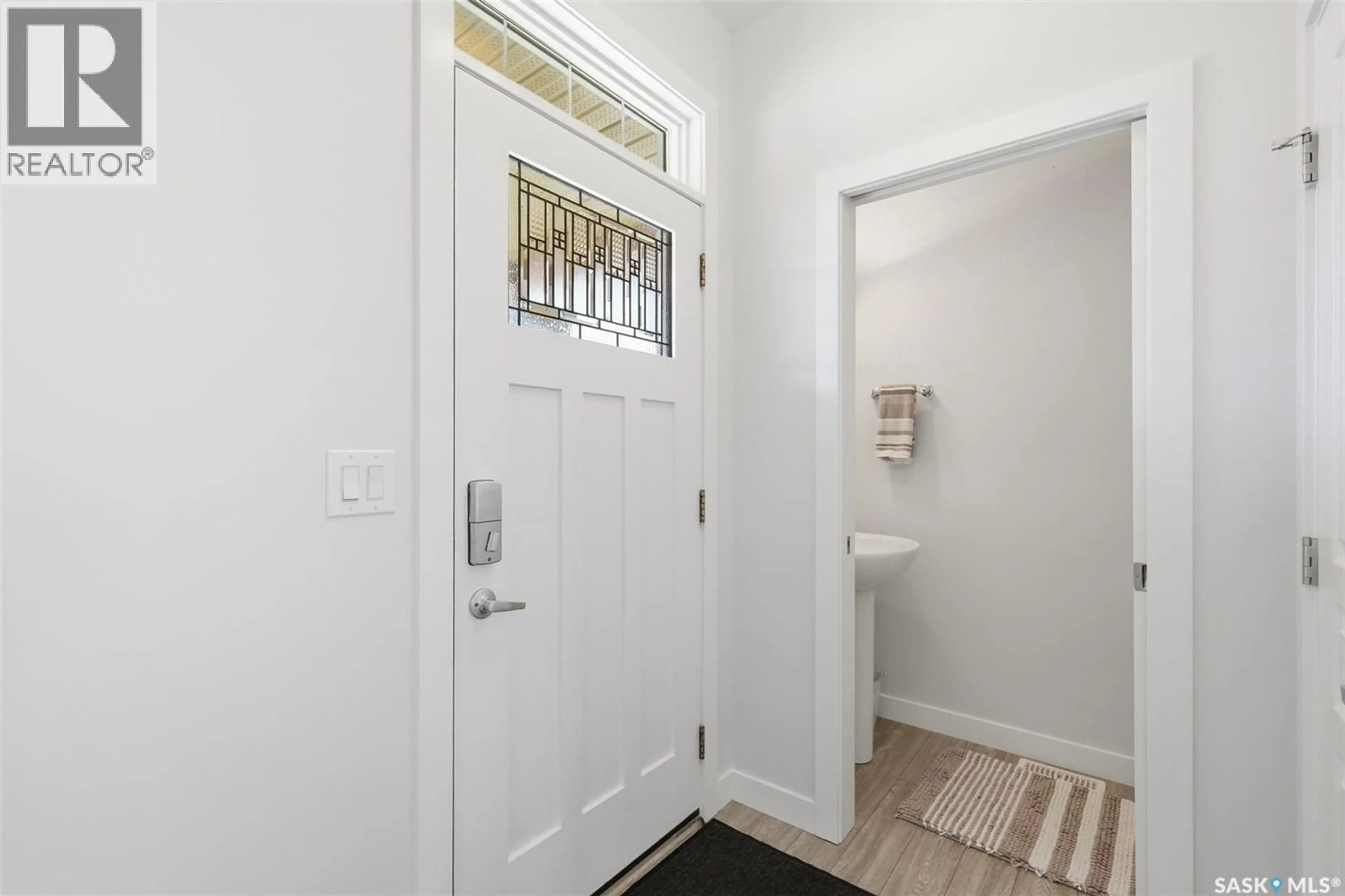 Indoor entryway for 243 NEWTON LINK, Saskatoon Saskatchewan S7V0M8