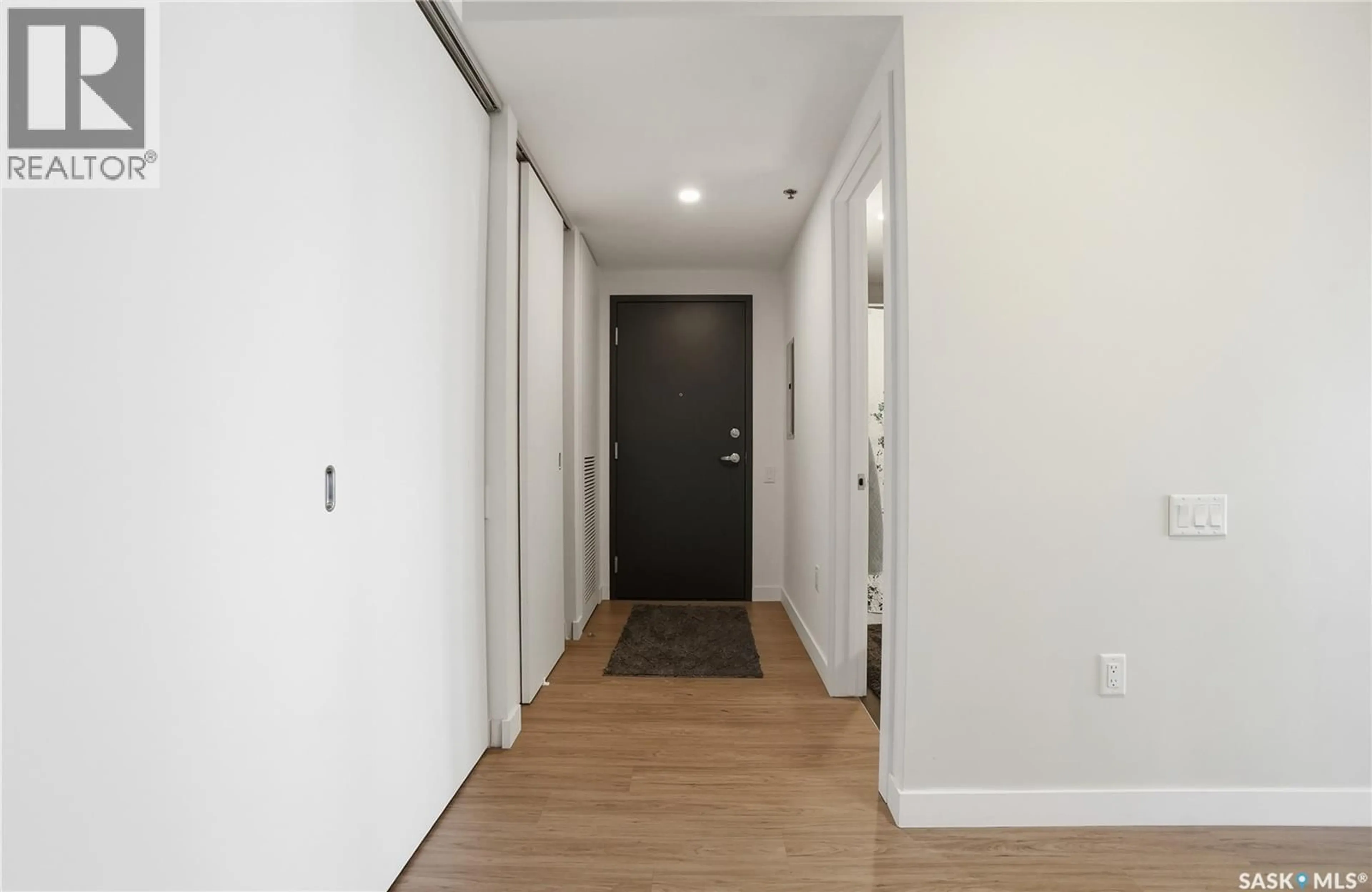 Indoor entryway for S - 708 490 2ND AVENUE, Saskatoon Saskatchewan S7K4H5