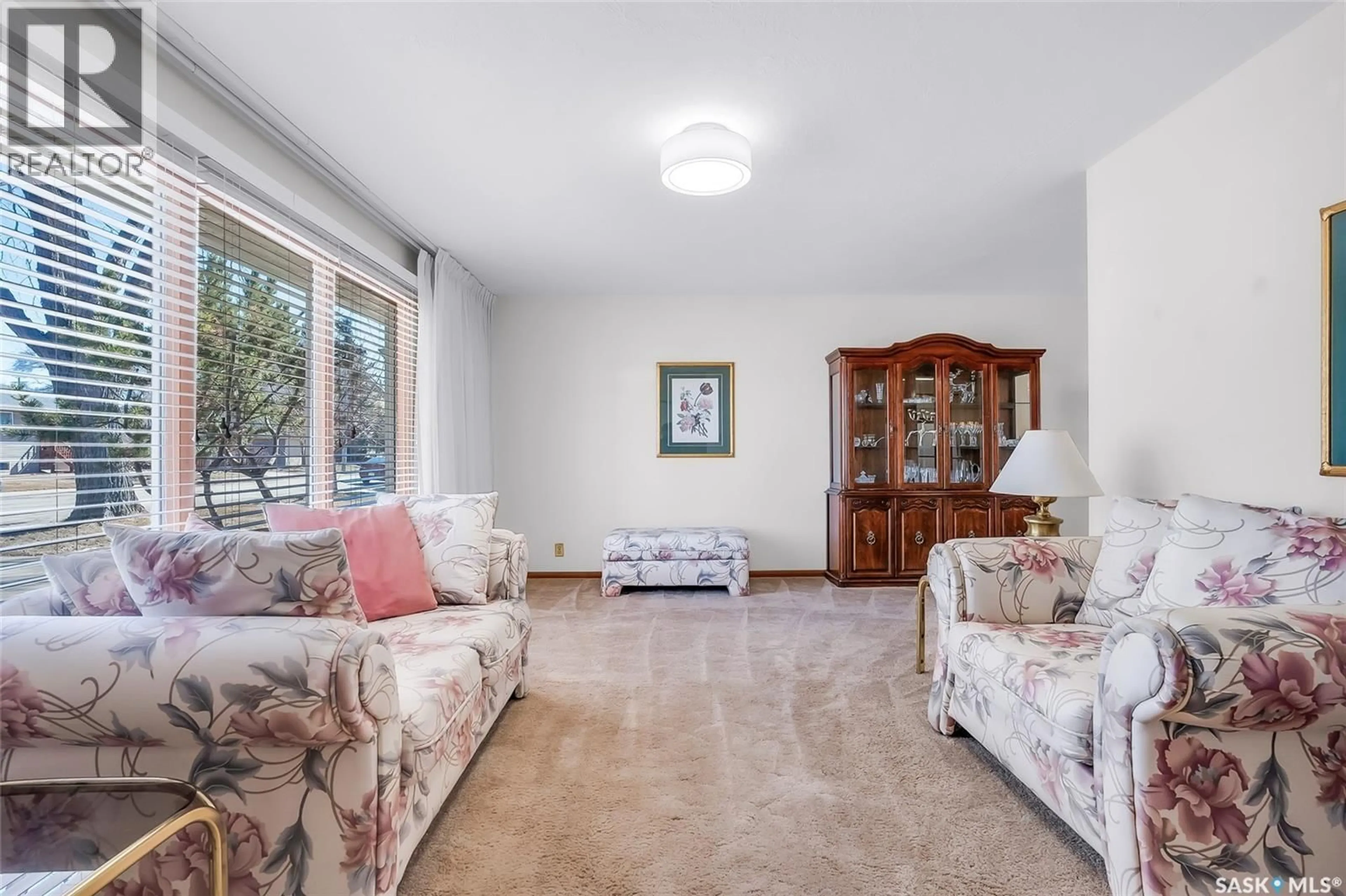 Living room with furniture, unknown for 1217 J AVENUE, Saskatoon Saskatchewan S7L2L7