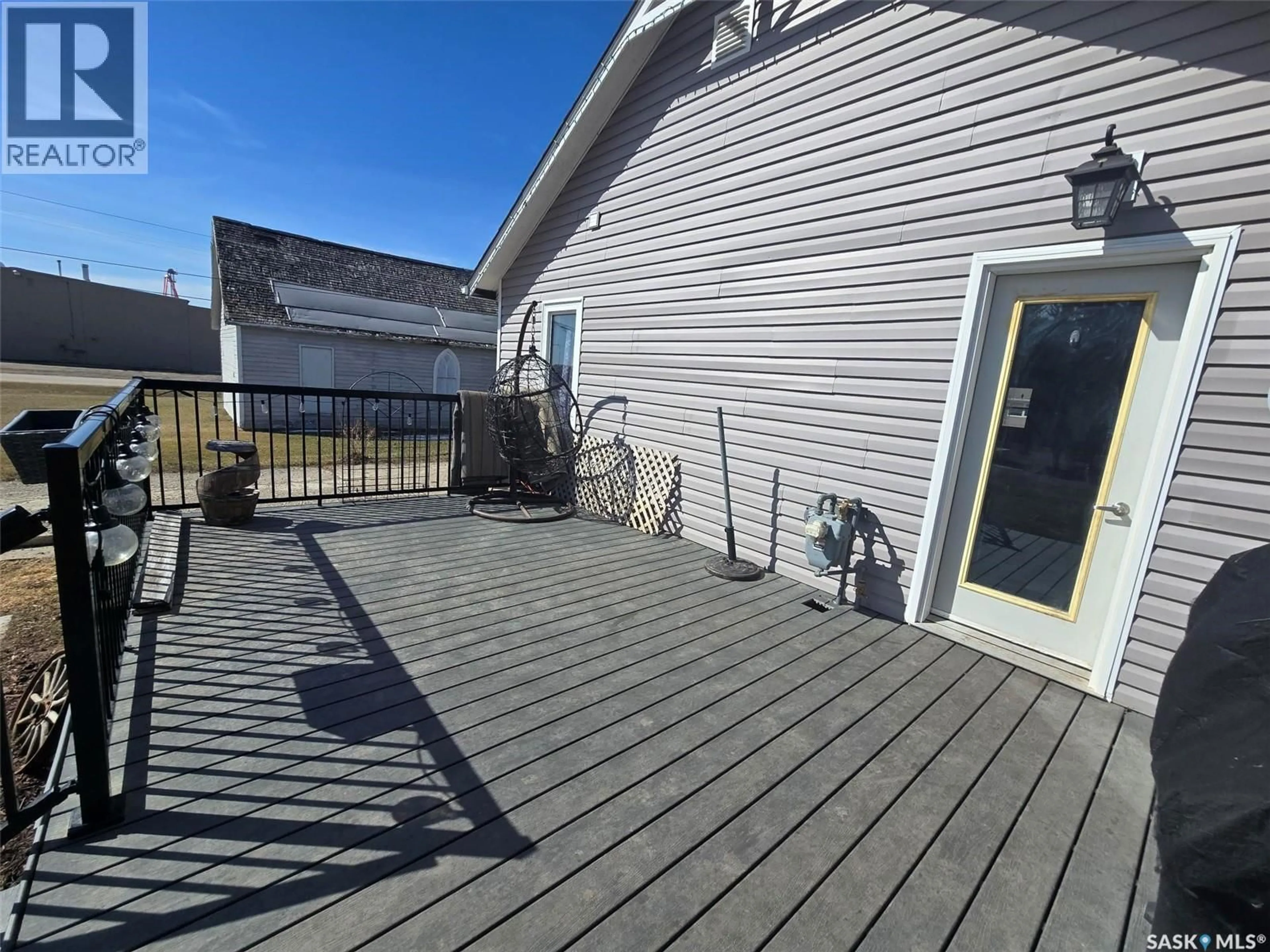 Patio, unknown for 917 QU'APPELLE STREET, Grenfell Saskatchewan S0G2B0