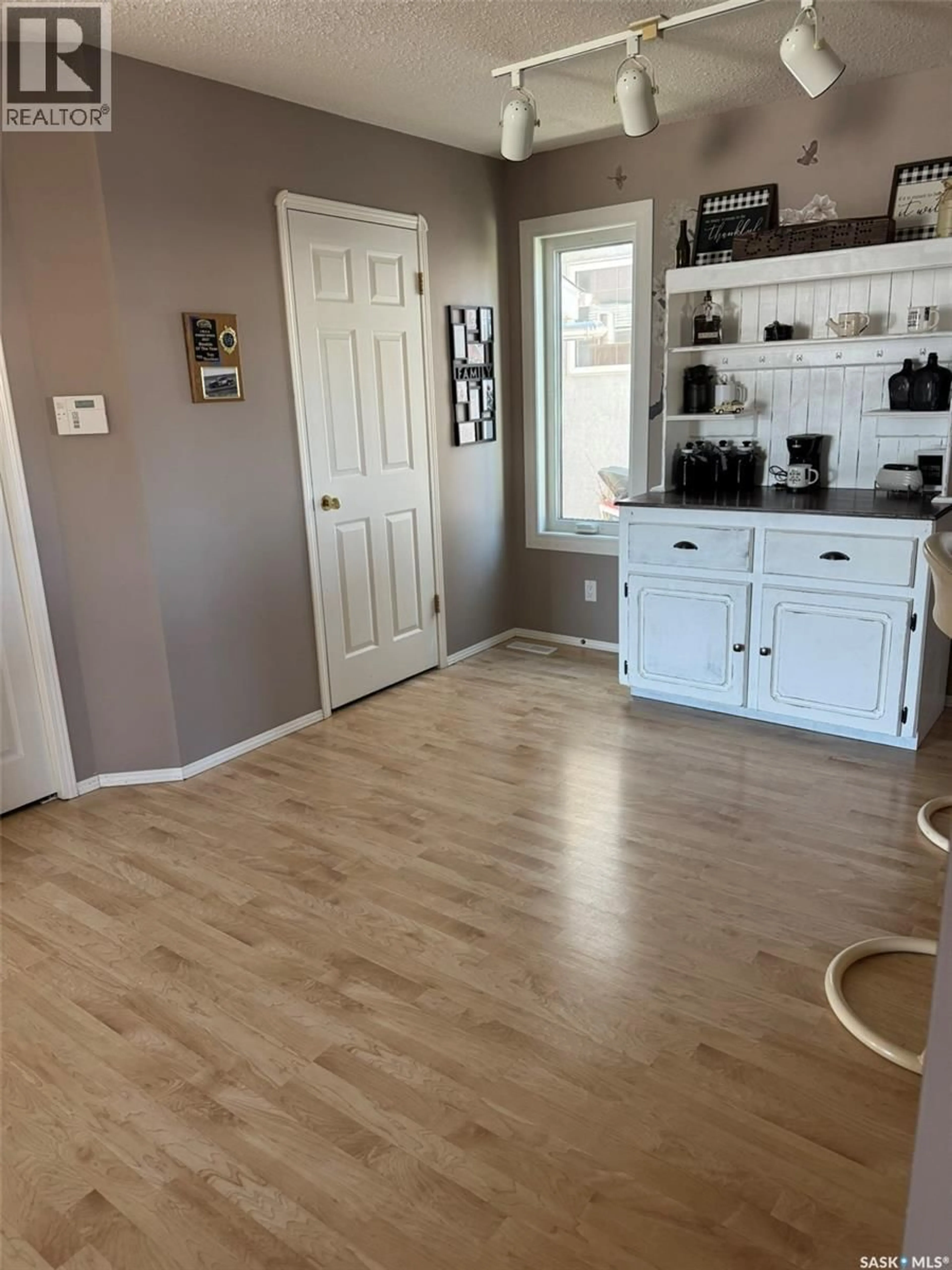 Indoor entryway for 1160 TAISEY CRESCENT, Estevan Saskatchewan S4A2T6