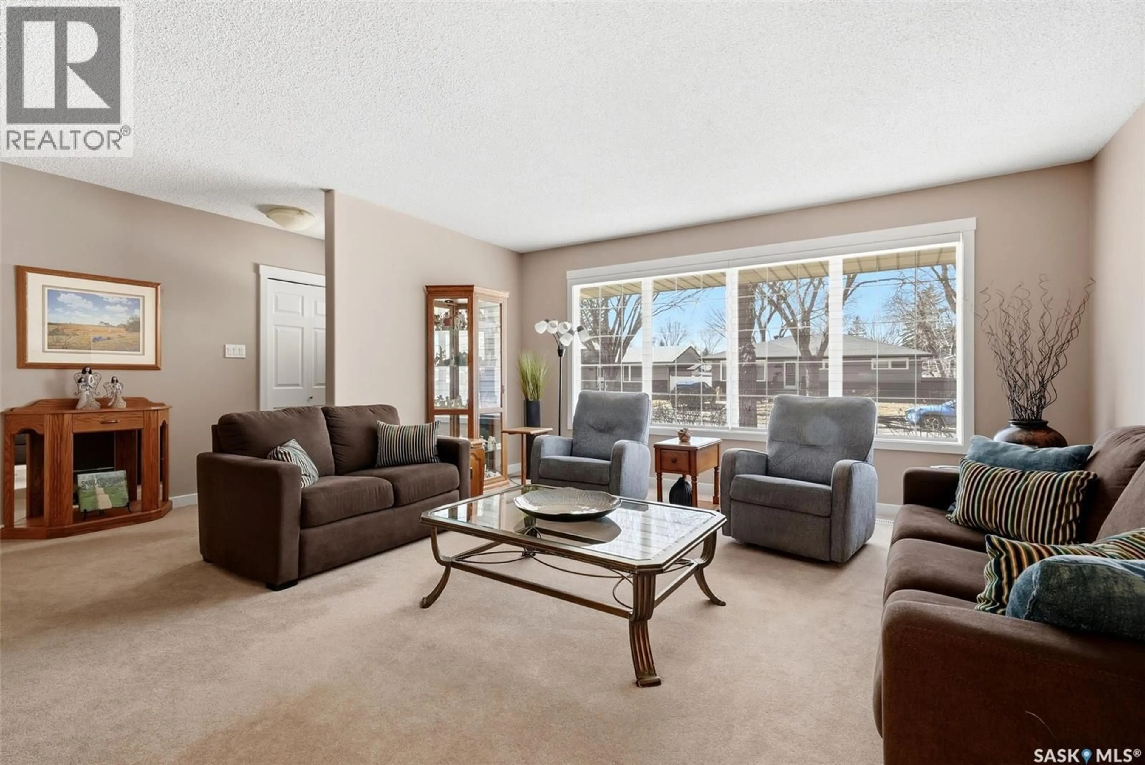 Living room with furniture, unknown for 4027 ELPHINSTONE STREET, Regina Saskatchewan S4S3L1