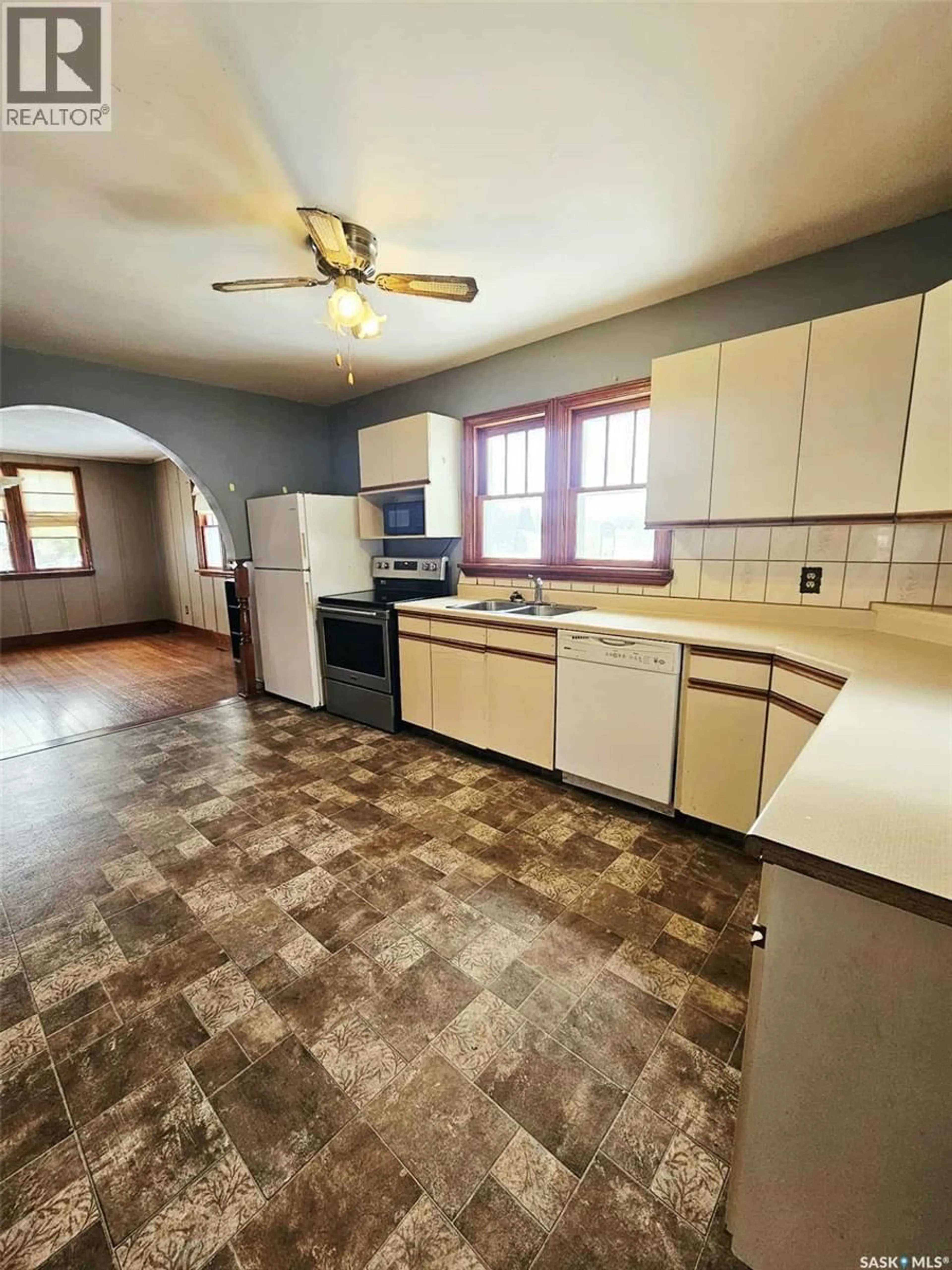 Unknown for 303 OHLEN STREET, Stockholm Saskatchewan S0A3Y0