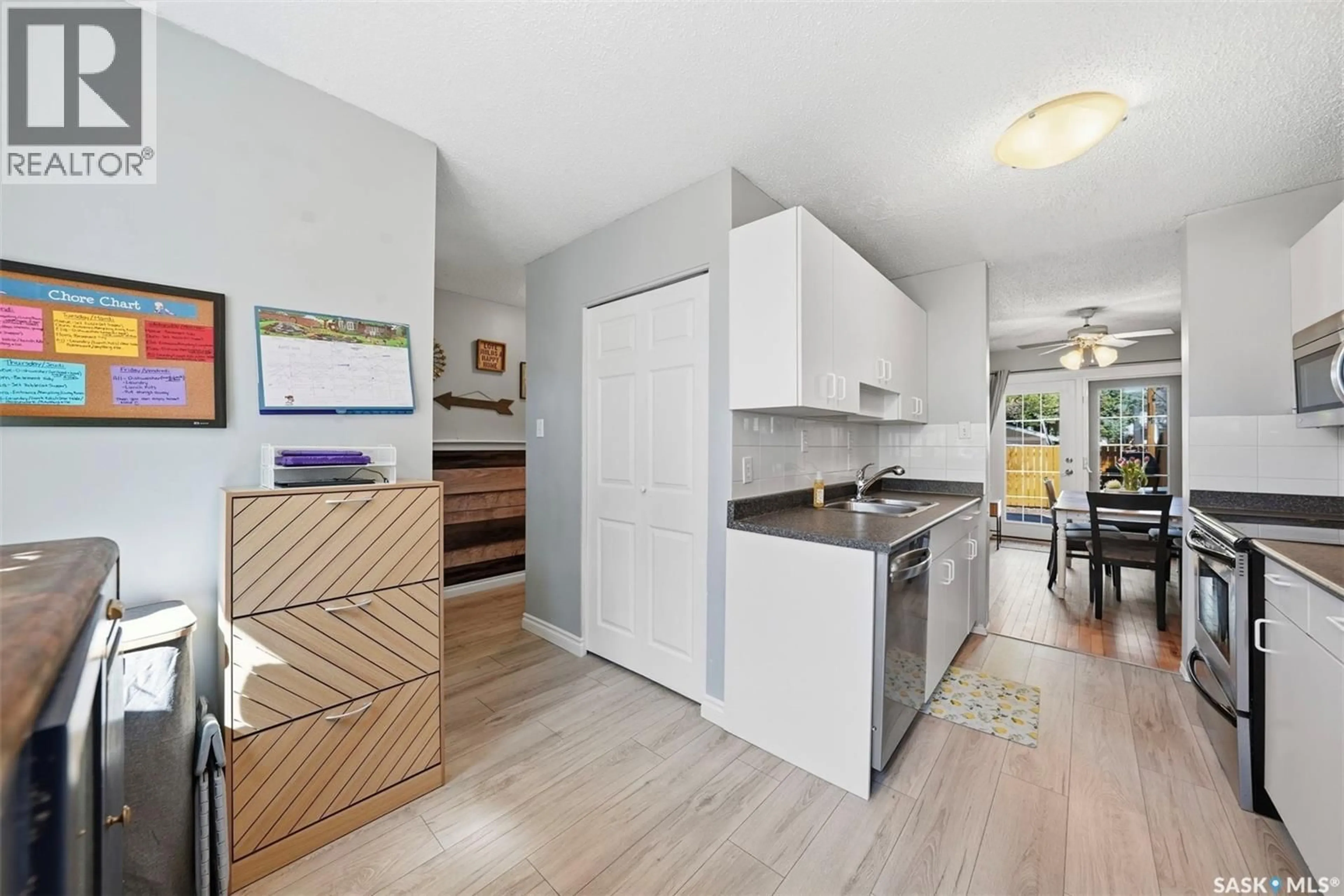 Open concept kitchen, unknown for 74 330 HAIGHT CRESCENT, Saskatoon Saskatchewan S7H4V9