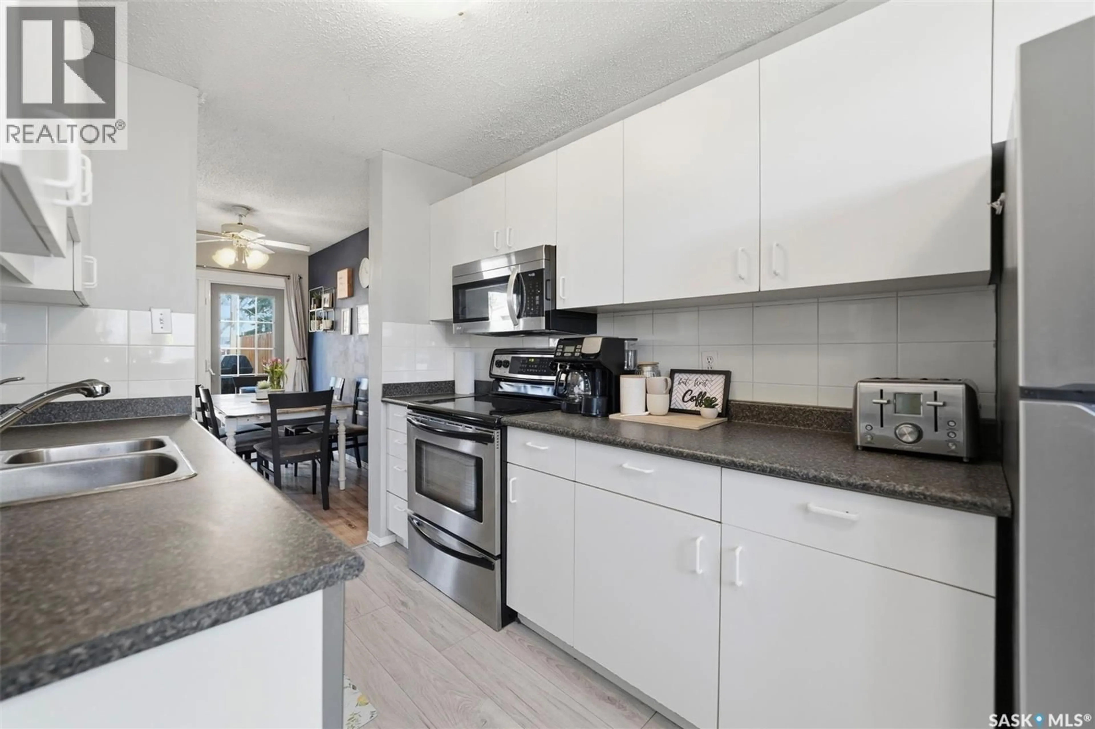 Open concept kitchen, unknown for 74 330 HAIGHT CRESCENT, Saskatoon Saskatchewan S7H4V9