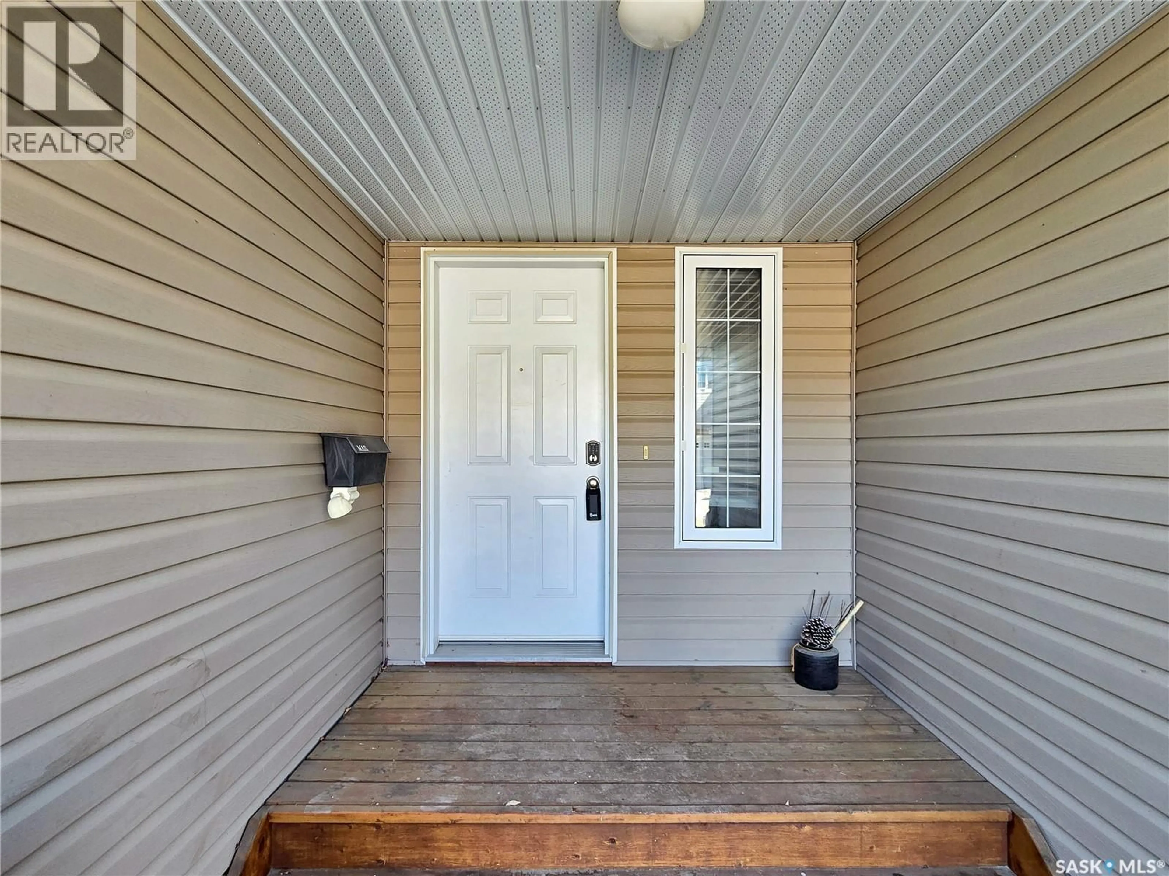 Indoor entryway for 655 - 112 KENDERDINE ROAD, Saskatoon Saskatchewan S7N4W9