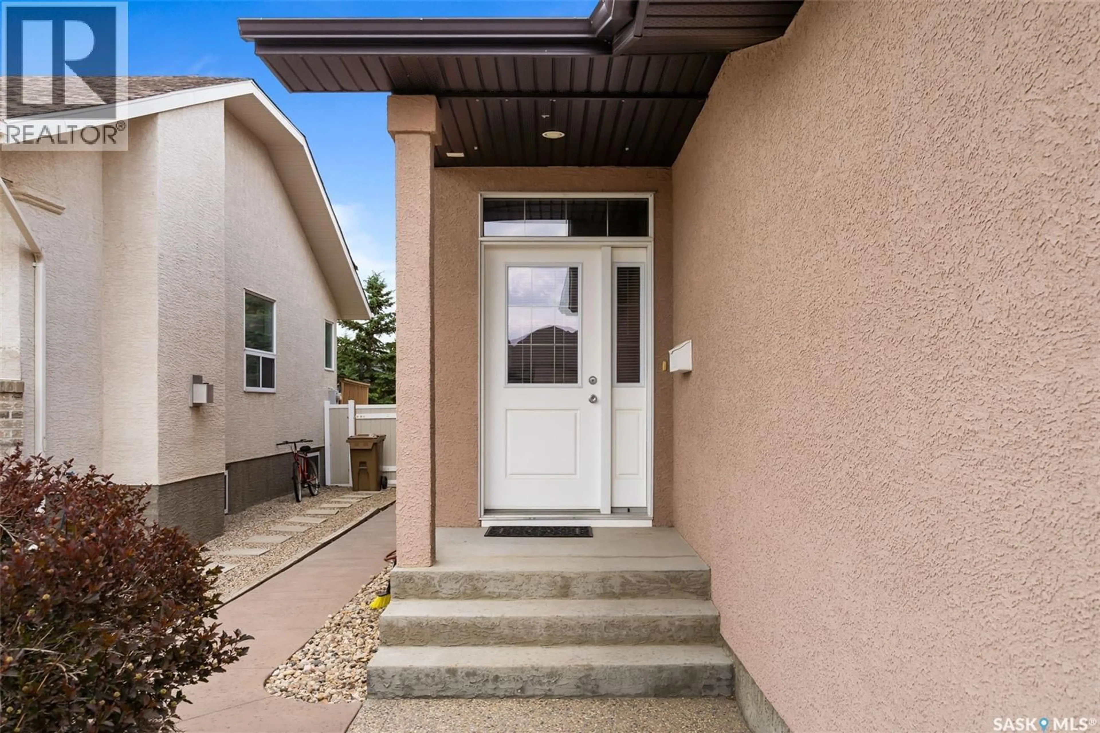 Indoor entryway for 4505 HAMES CRESCENT, Regina Saskatchewan S4W0B6