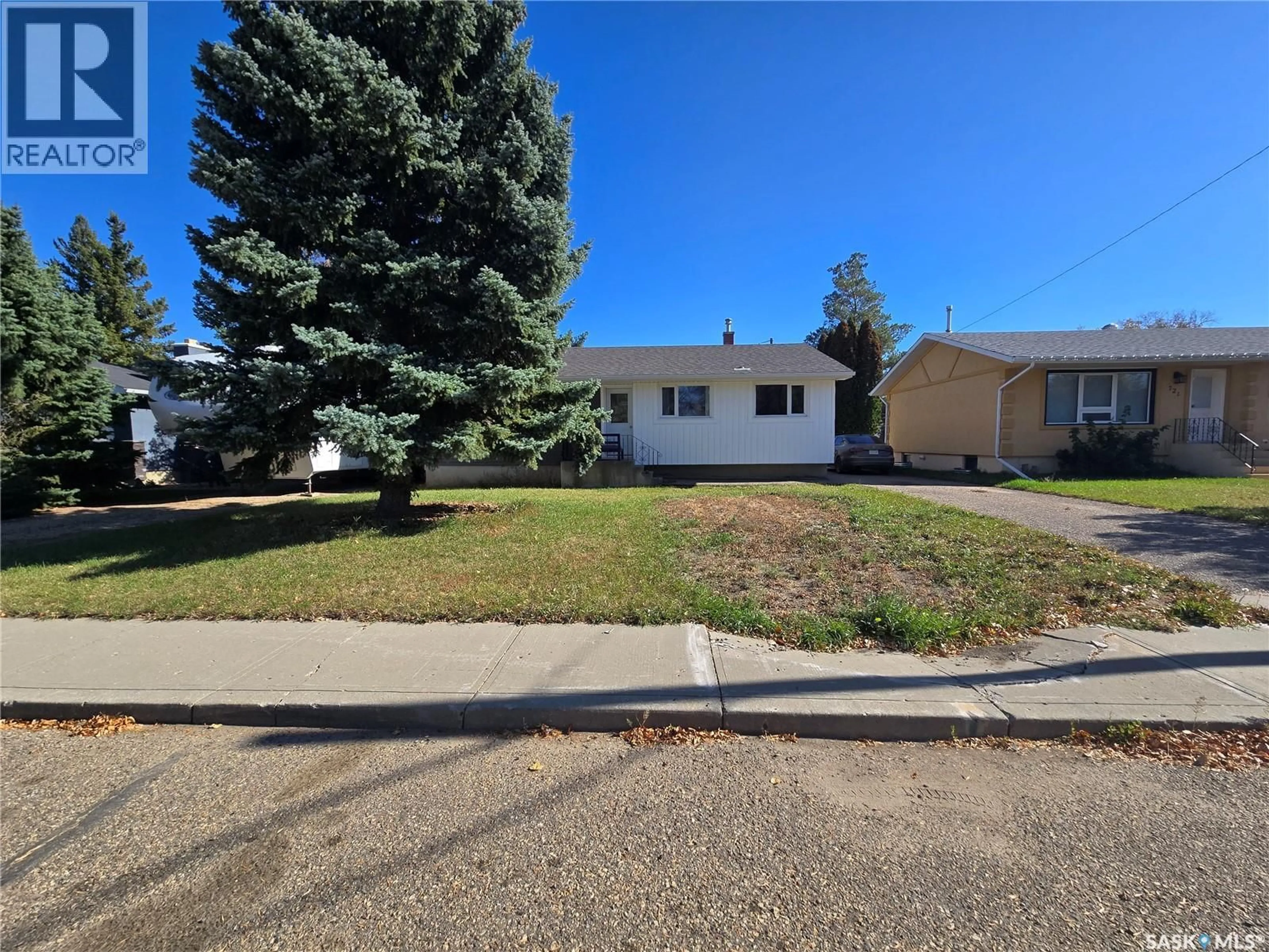 Unknown for E - 719 3RD STREET, Assiniboia Saskatchewan S0H0B0