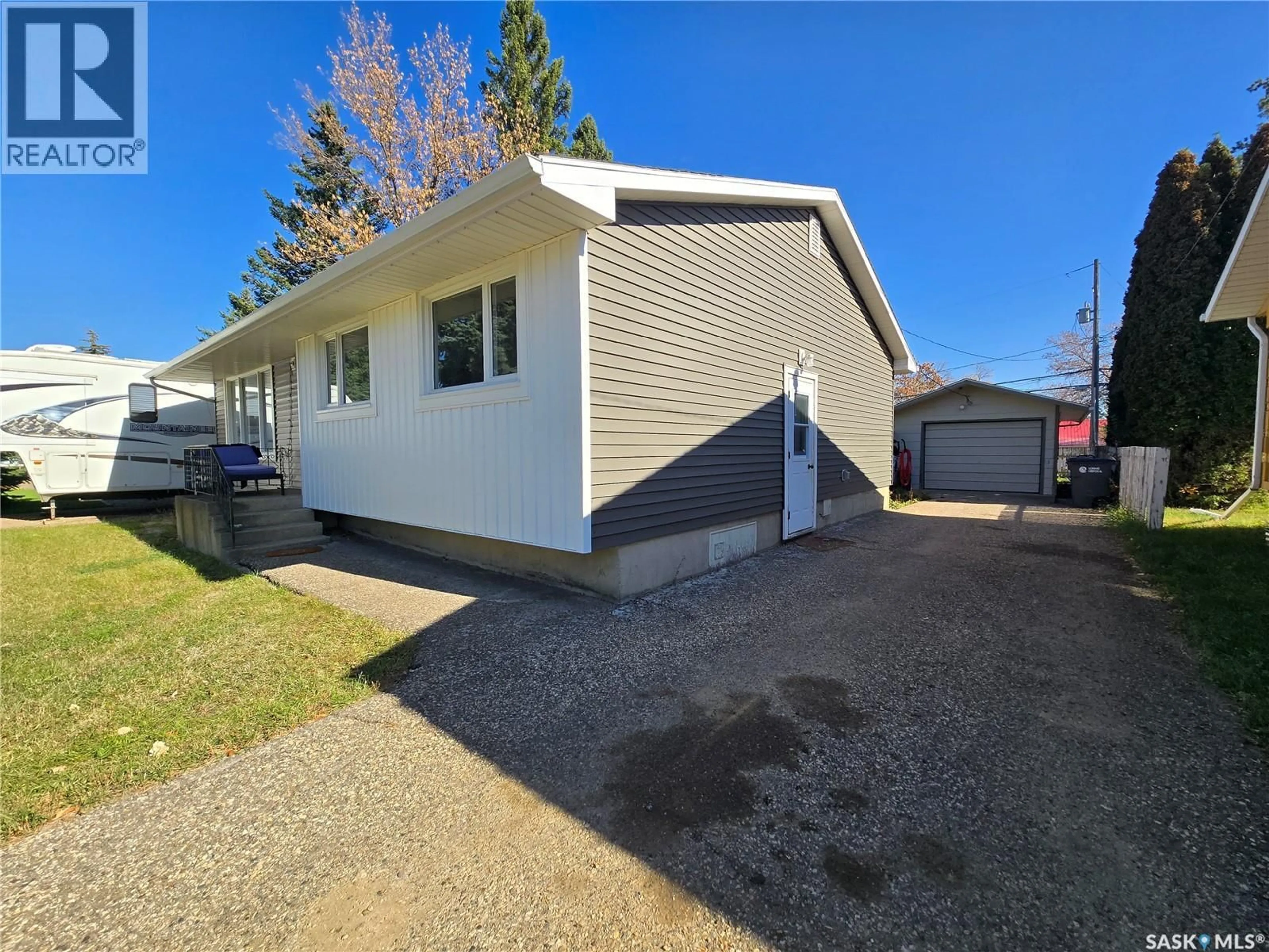 Unknown for E - 719 3RD STREET, Assiniboia Saskatchewan S0H0B0
