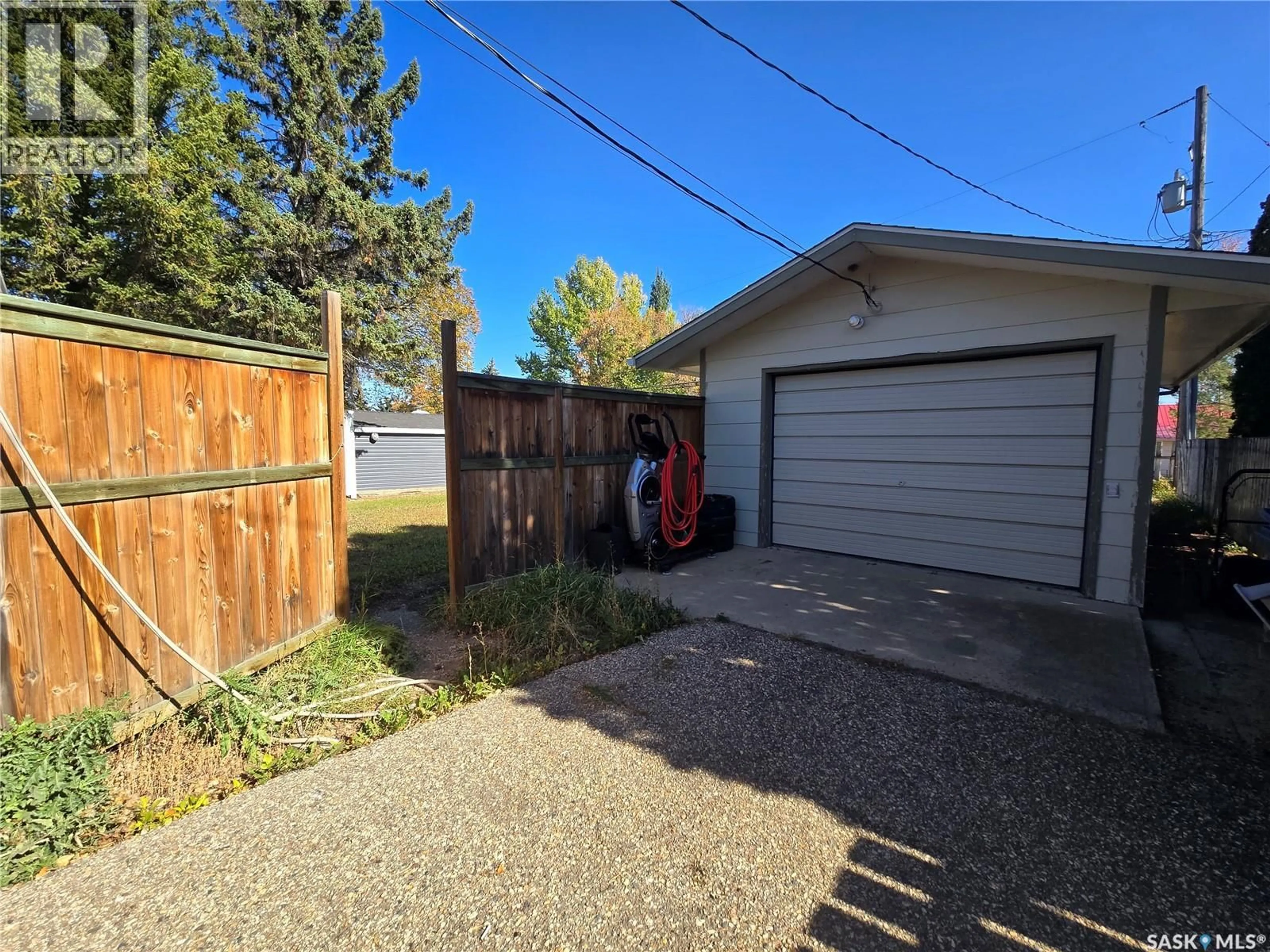 Unknown for E - 719 3RD STREET, Assiniboia Saskatchewan S0H0B0