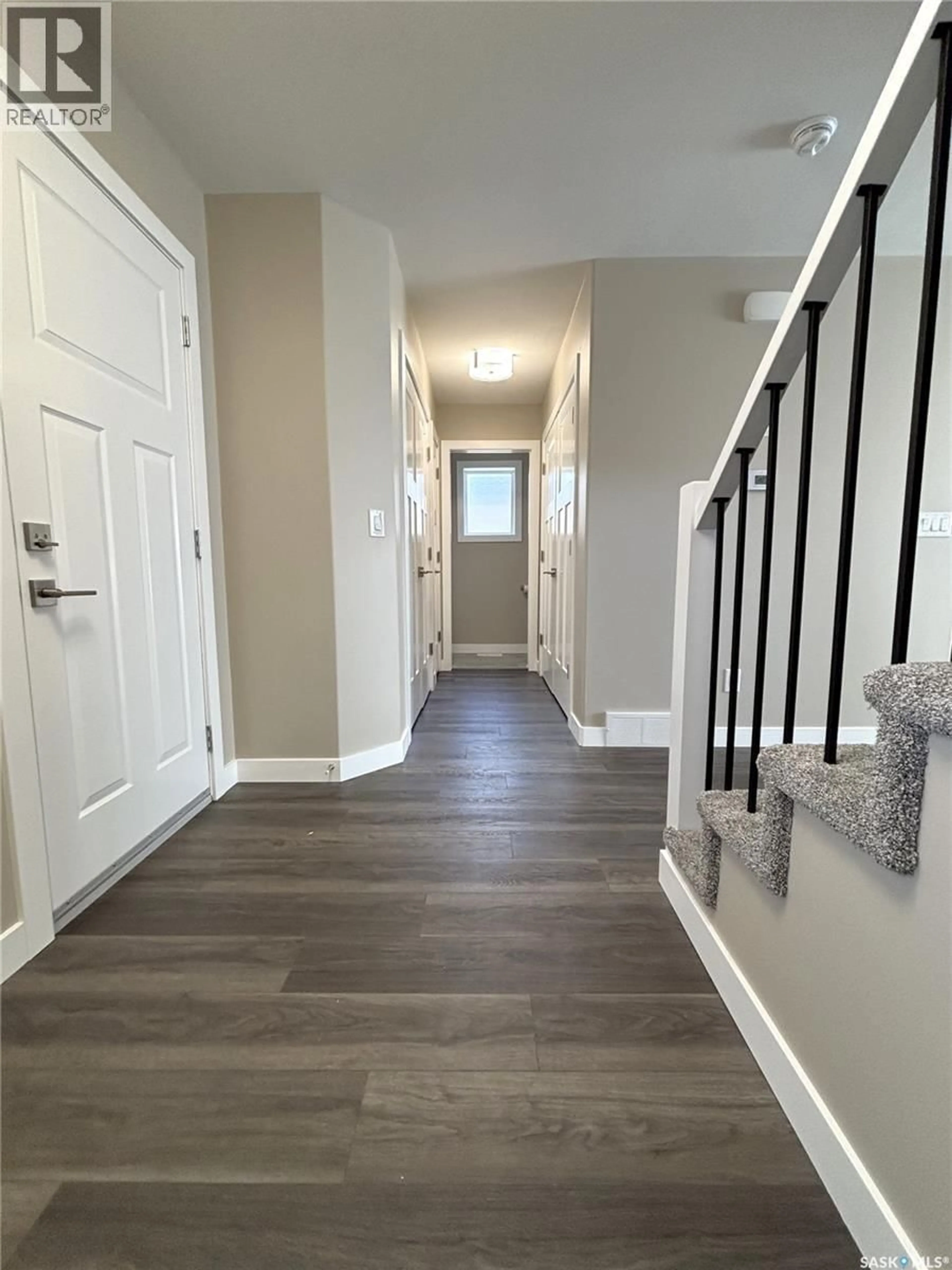 Indoor entryway for 371 CHILDERS CRESCENT, Saskatoon Saskatchewan S7L4L1