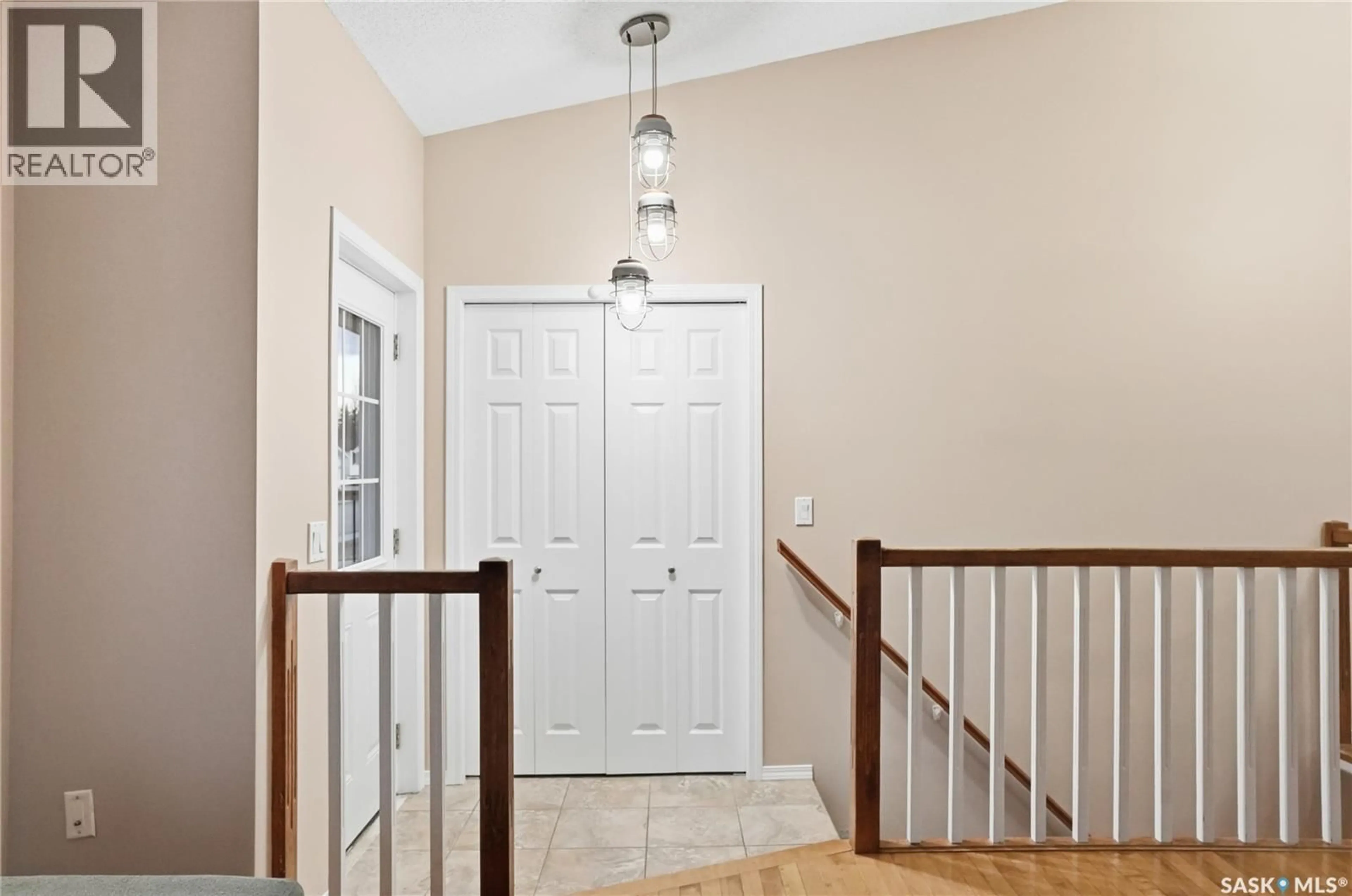 Indoor entryway for 443 NEMEIBEN ROAD, Saskatoon Saskatchewan S7J5E8