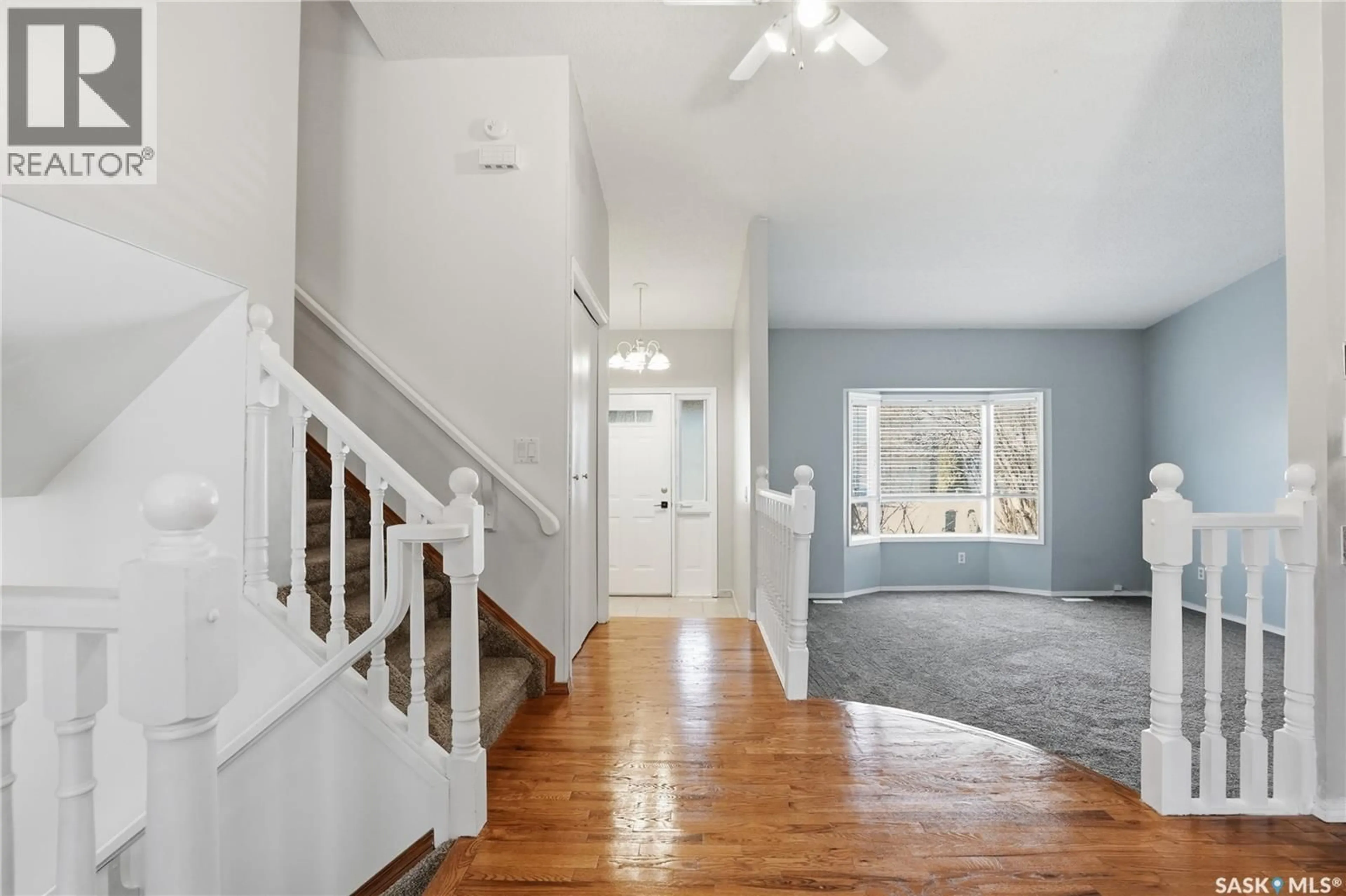 Indoor entryway for 107 ARMSTRONG CRESCENT, Saskatoon Saskatchewan S7N3M4