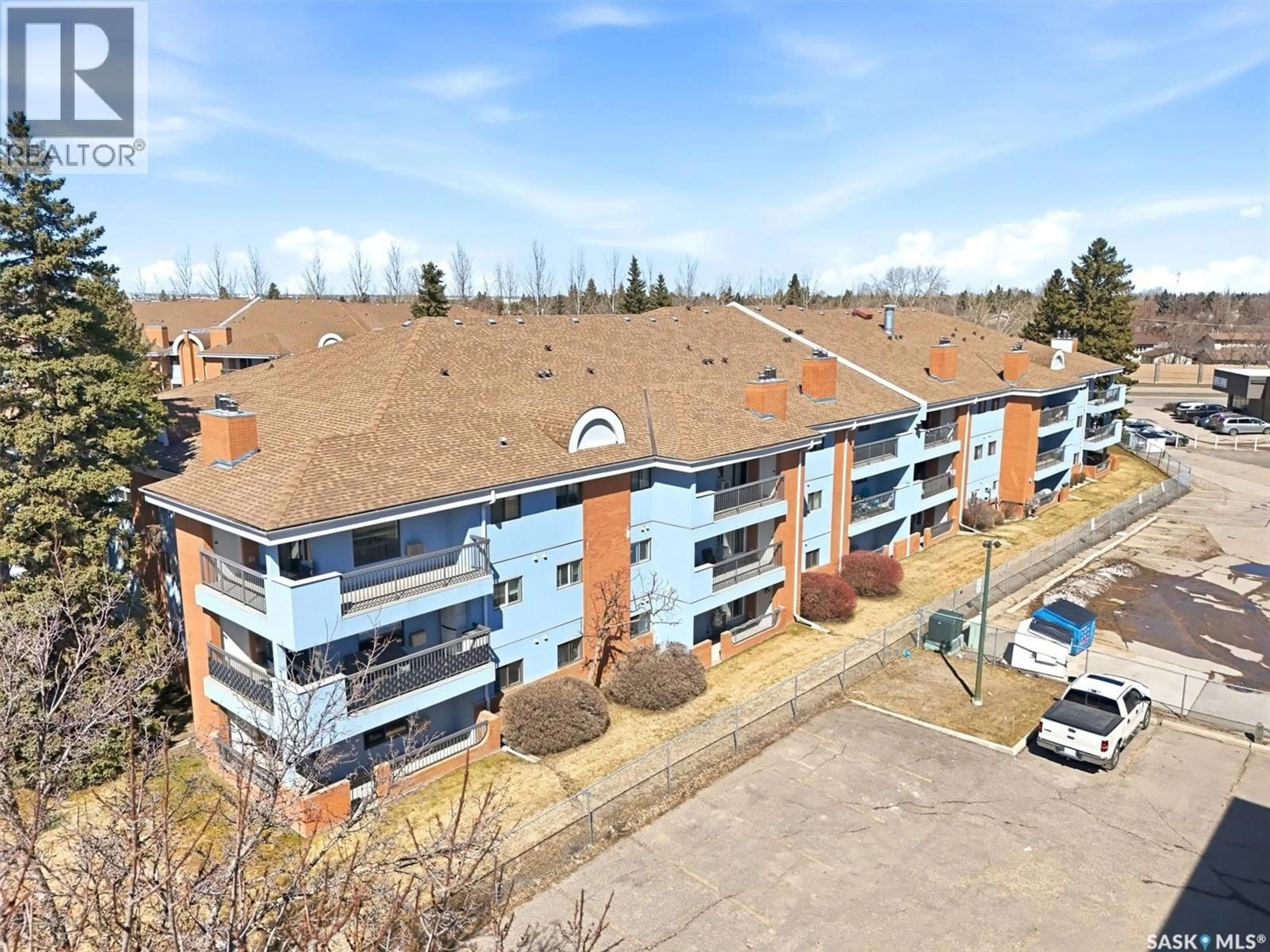 A pic from outside/outdoor area/front of a property/back of a property/a pic from drone, building for 217B - 223 CREE PLACE, Saskatoon Saskatchewan S7K7Z3