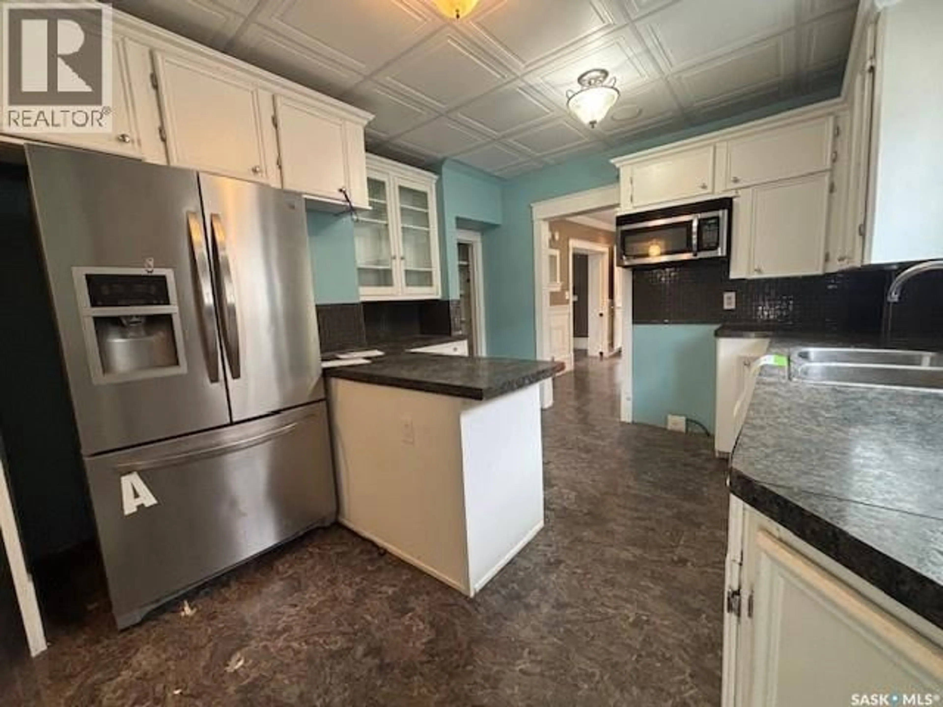 Unknown for 617 BISON AVENUE, Weyburn Saskatchewan S4H0J7