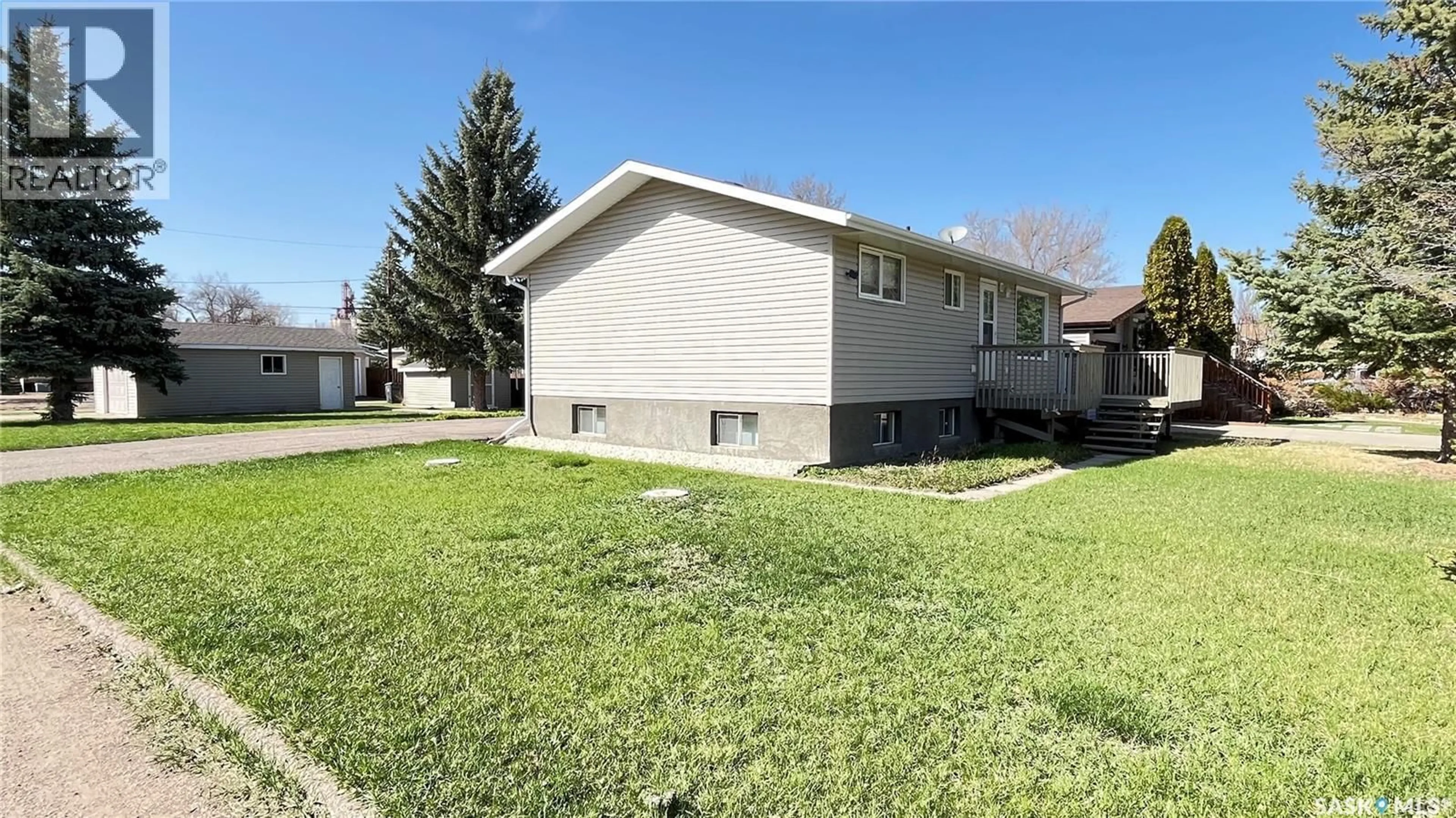 Home with vinyl exterior material, street for 117 HERBERT STREET, Maple Creek Saskatchewan S0N1N0