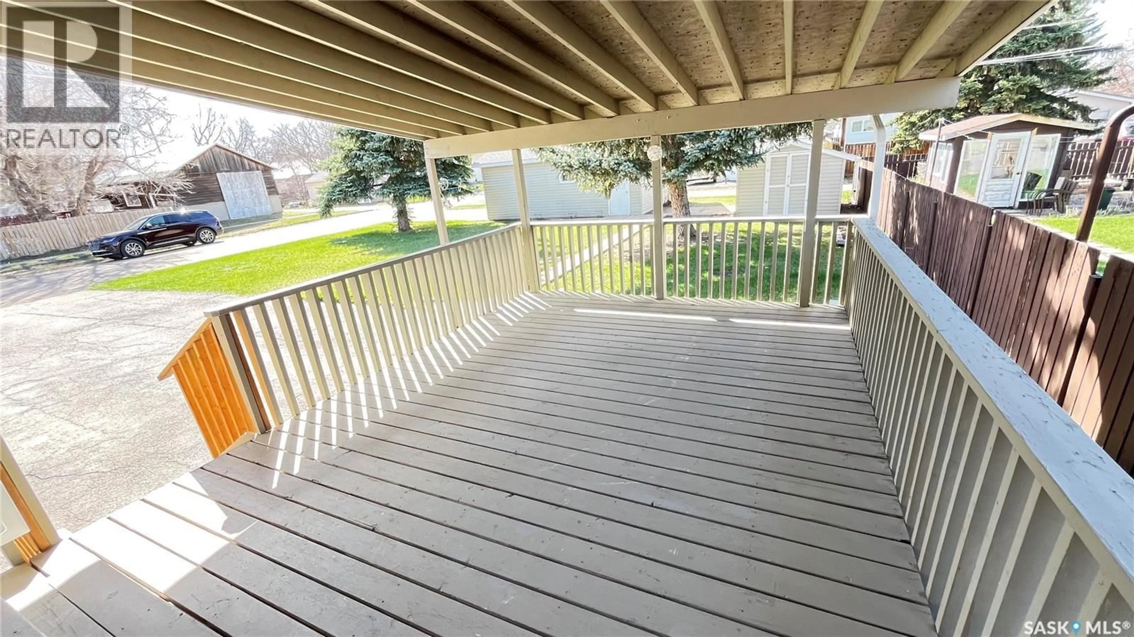 Patio, street for 117 HERBERT STREET, Maple Creek Saskatchewan S0N1N0