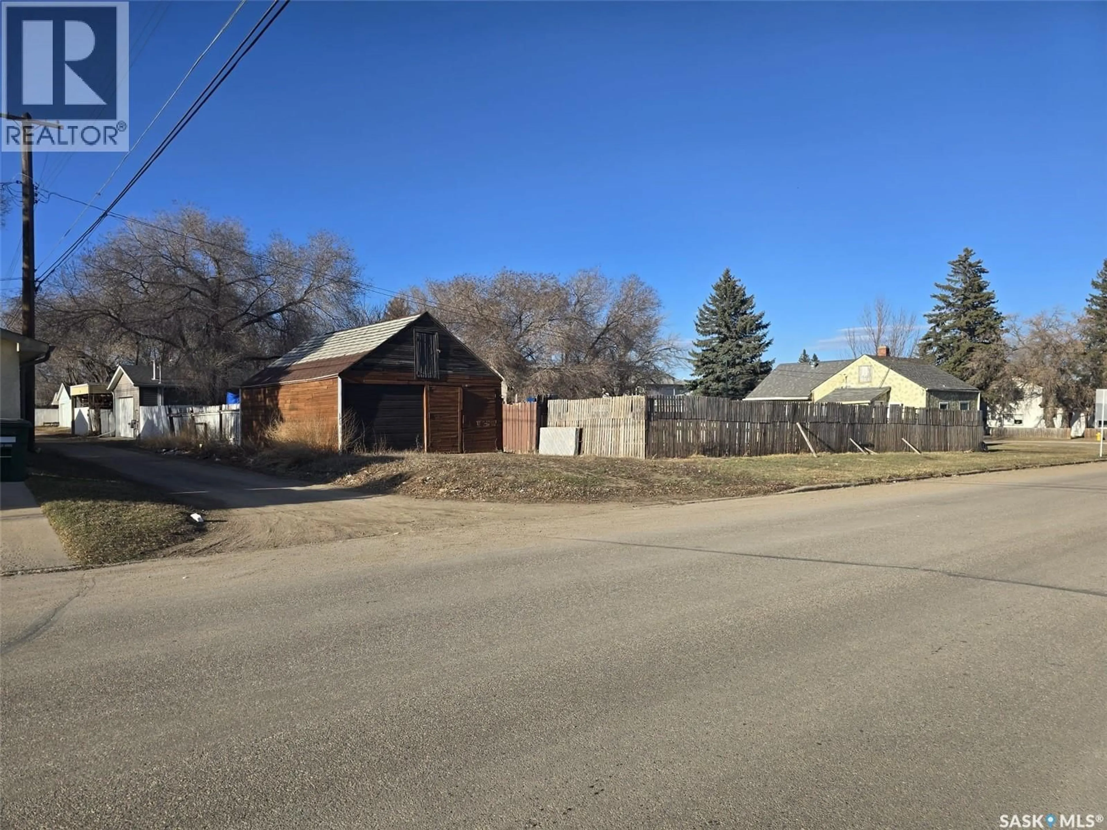 A pic from outside/outdoor area/front of a property/back of a property/a pic from drone, street for 201 R AVENUE N, Saskatoon Saskatchewan S7L2Y6