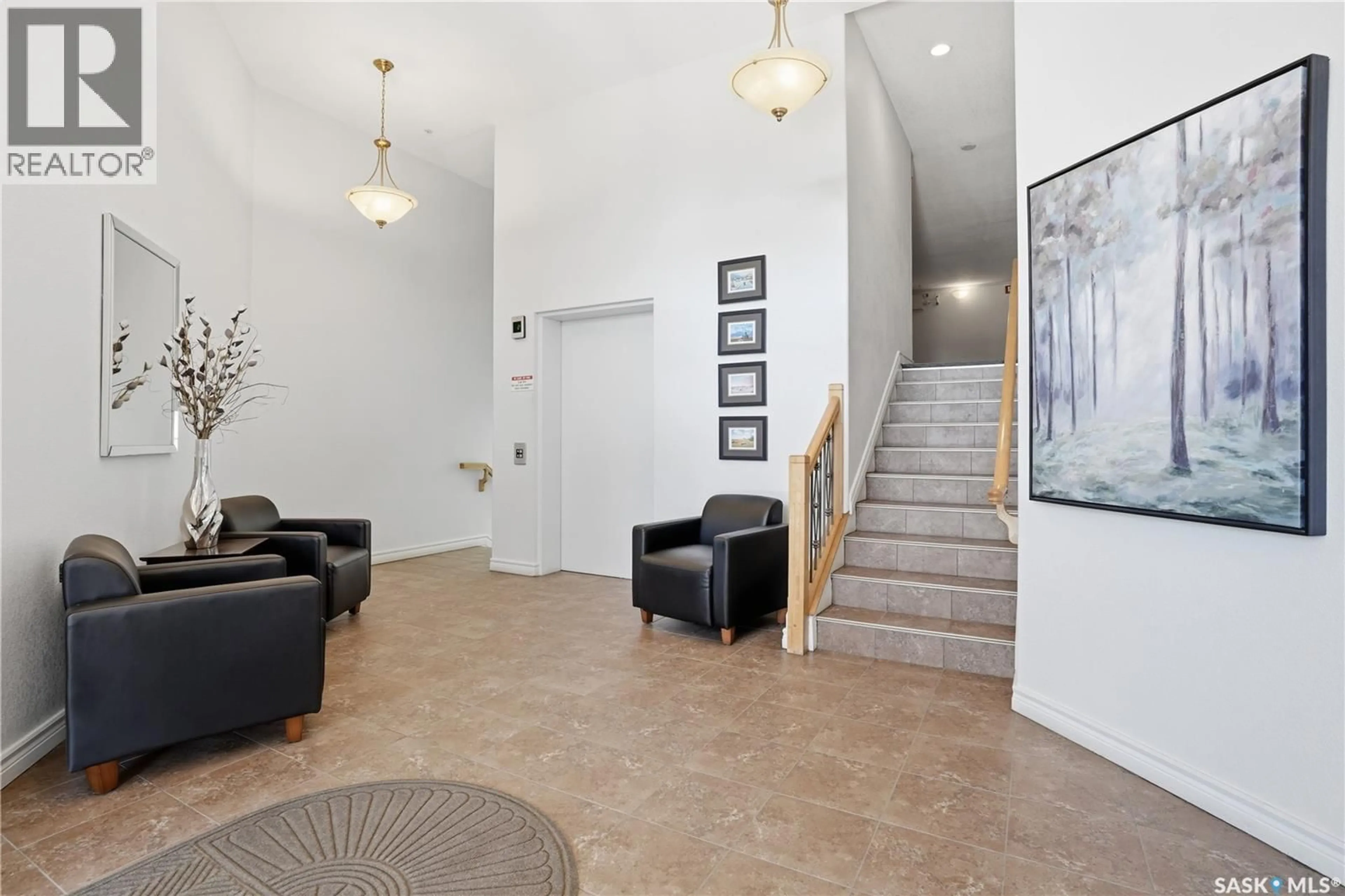 Indoor foyer for 106 - 2600 ARENS ROAD, Regina Saskatchewan S4V3A7