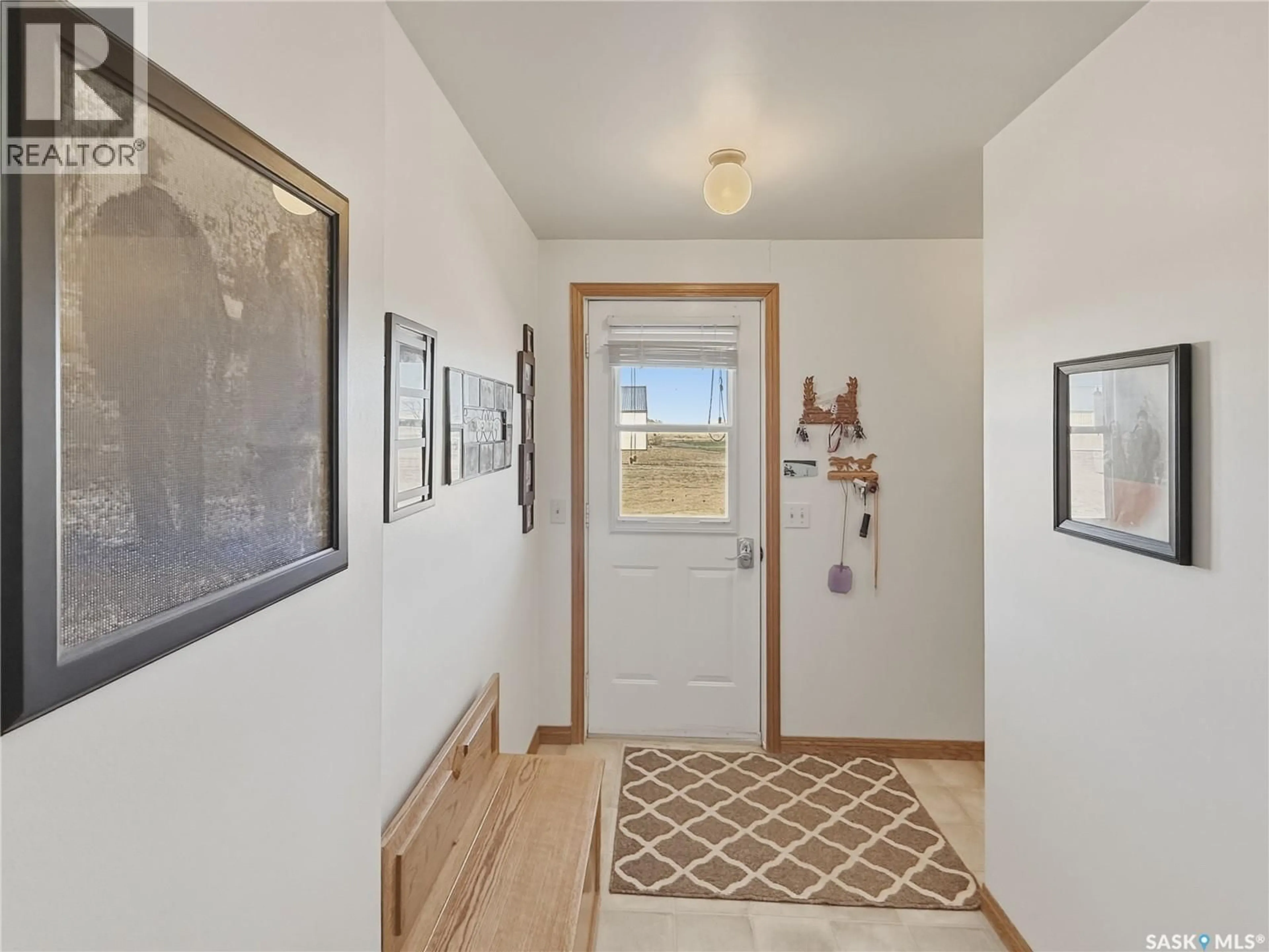 Indoor entryway for PONTEIX ACREAGE, Auvergne Rm No. 76 Saskatchewan S0N1Z0