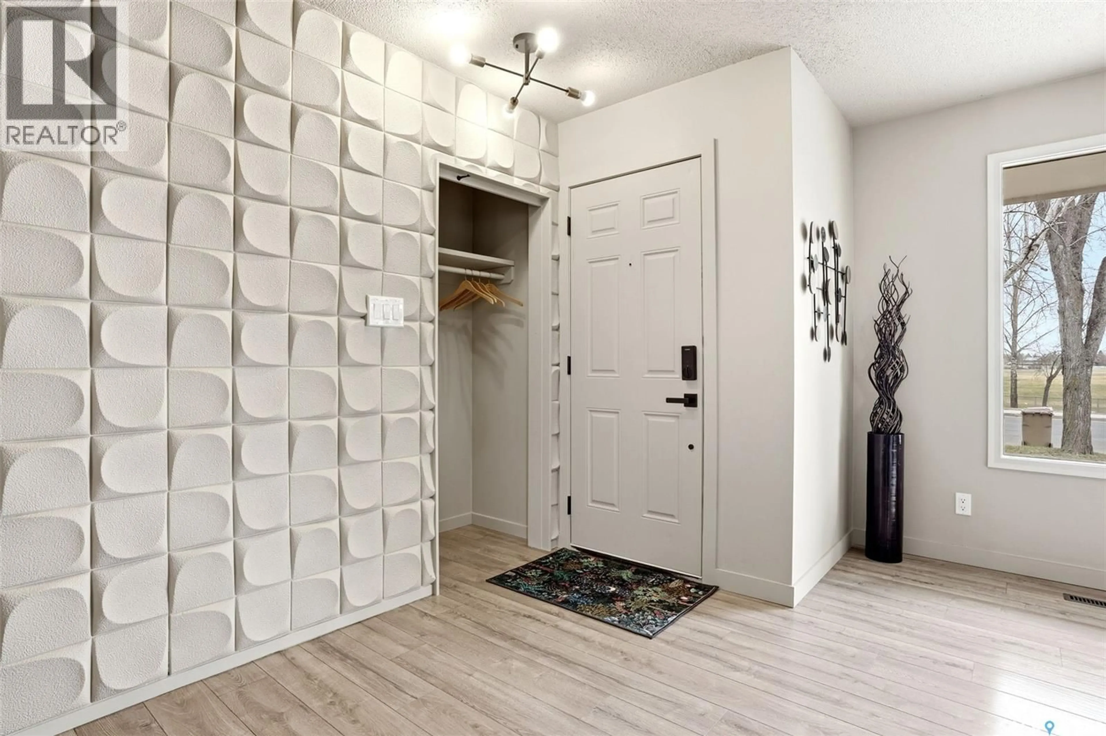 Indoor entryway for 3814 25TH AVENUE, Regina Saskatchewan S4S1L9