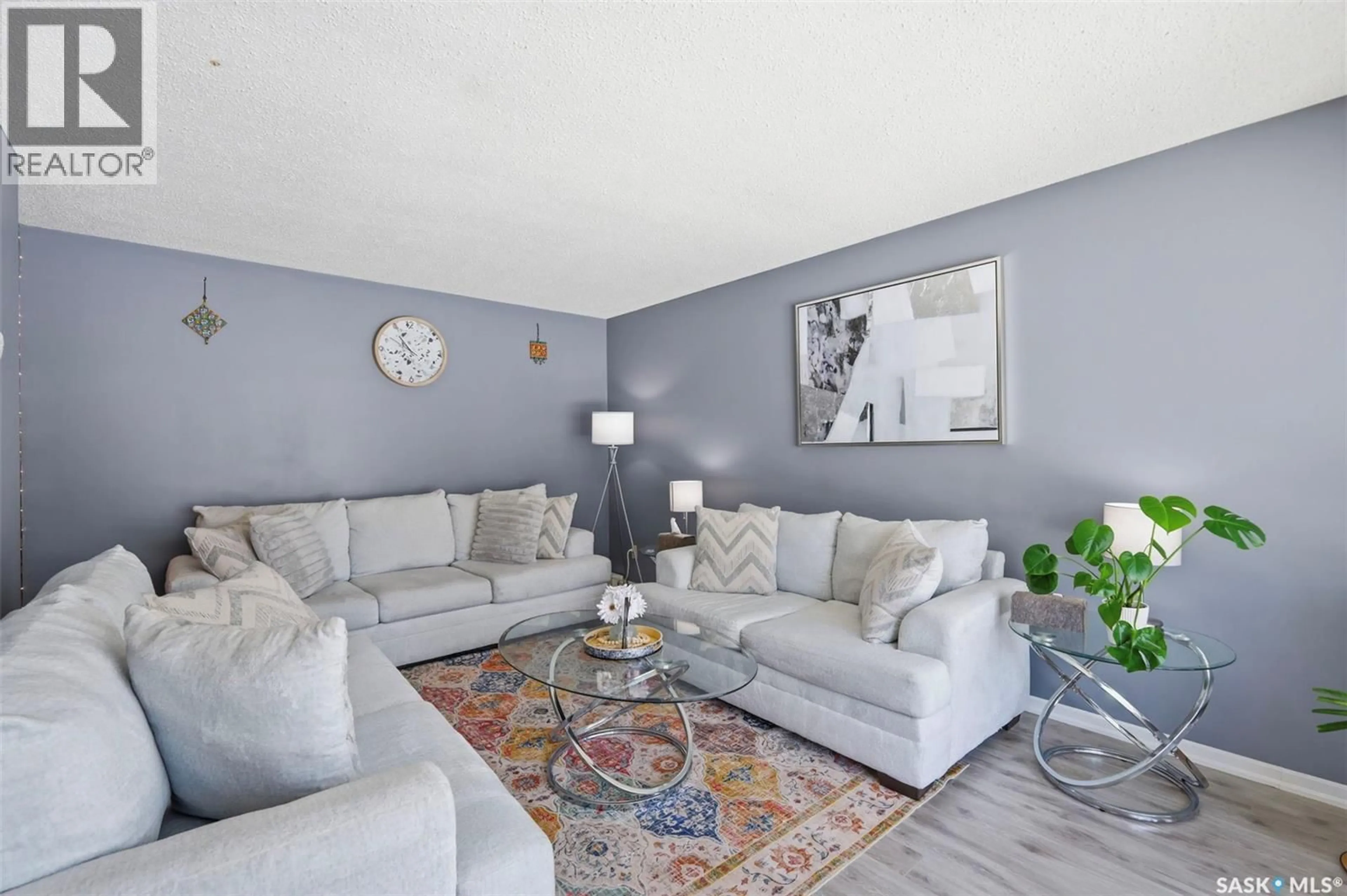 Living room with furniture, unknown for 355 AVONDALE ROAD, Saskatoon Saskatchewan S7H5B4