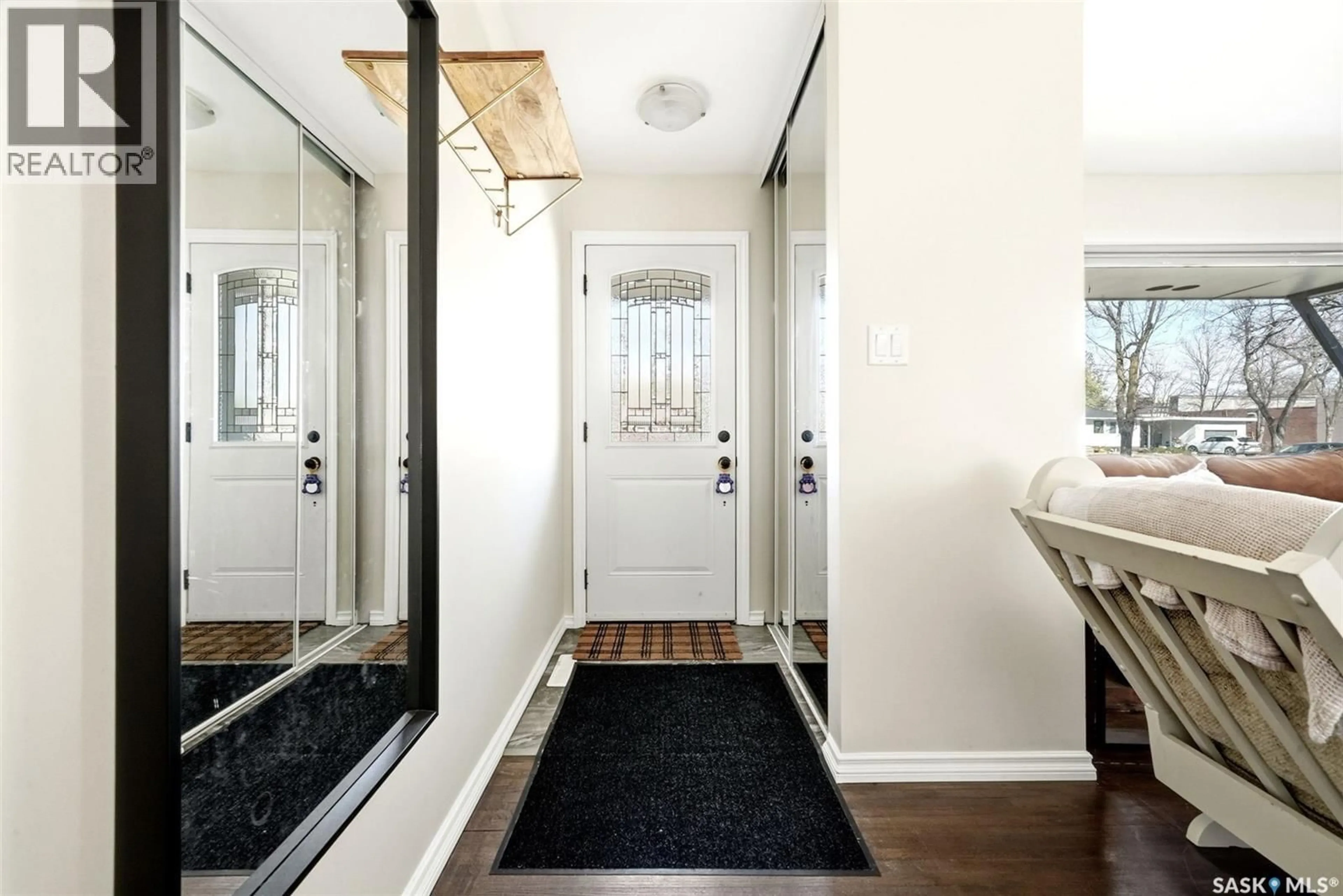 Indoor entryway for 4604 ELGIN ROAD, Regina Saskatchewan S4S4K6