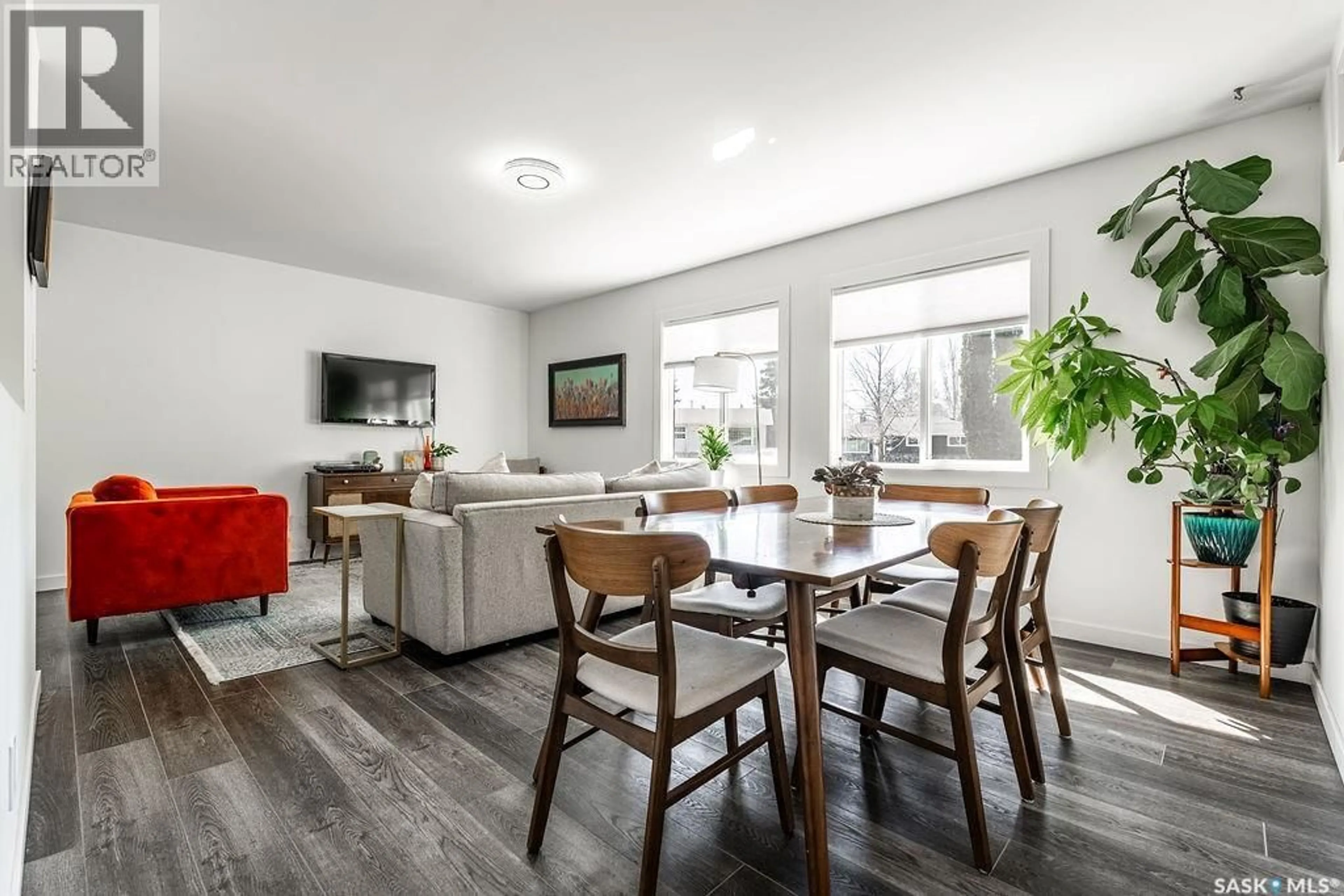 Dining room, wood/laminate floor for 176 TUCKER CRESCENT, Saskatoon Saskatchewan S7H3H9