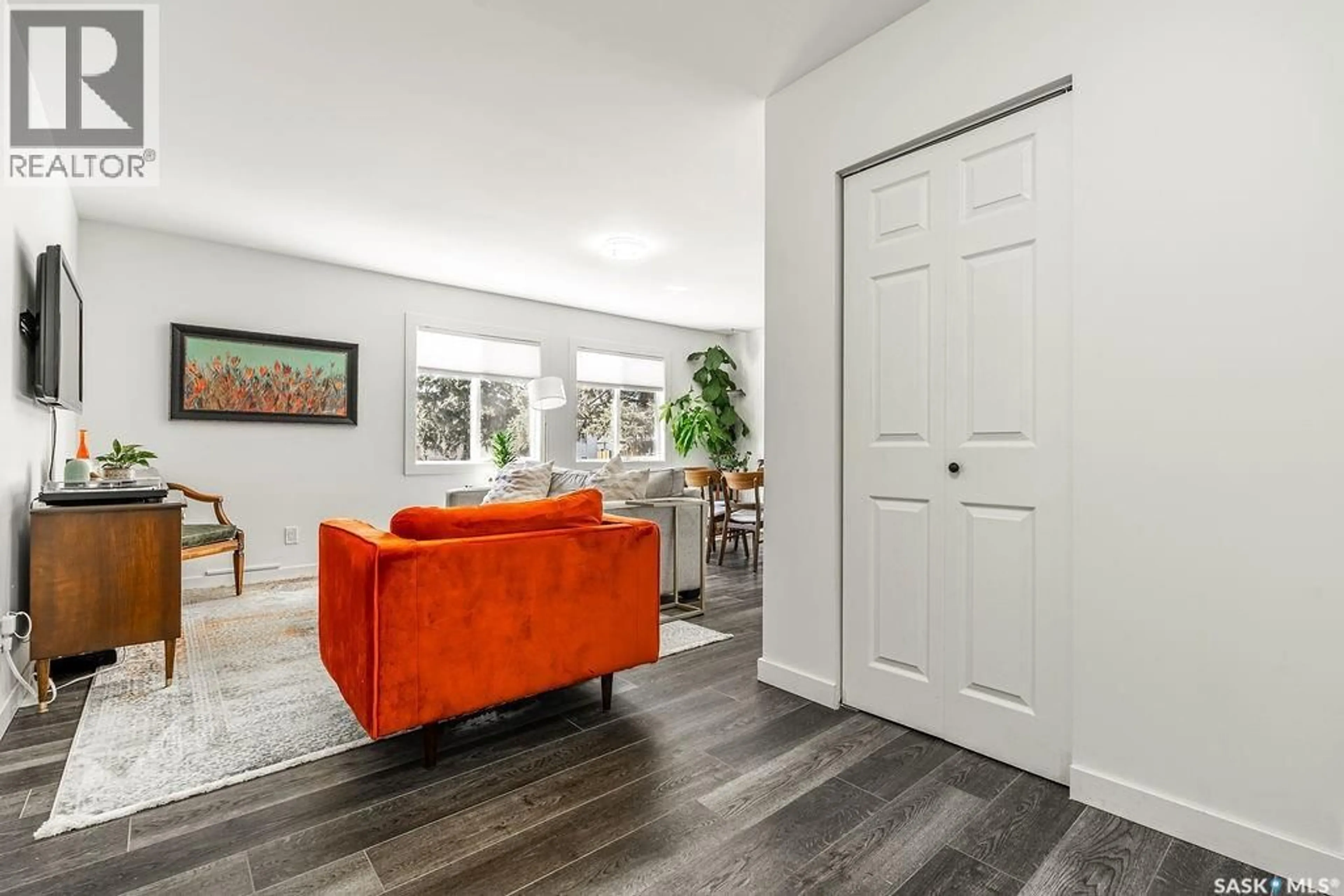 Indoor entryway for 176 TUCKER CRESCENT, Saskatoon Saskatchewan S7H3H9